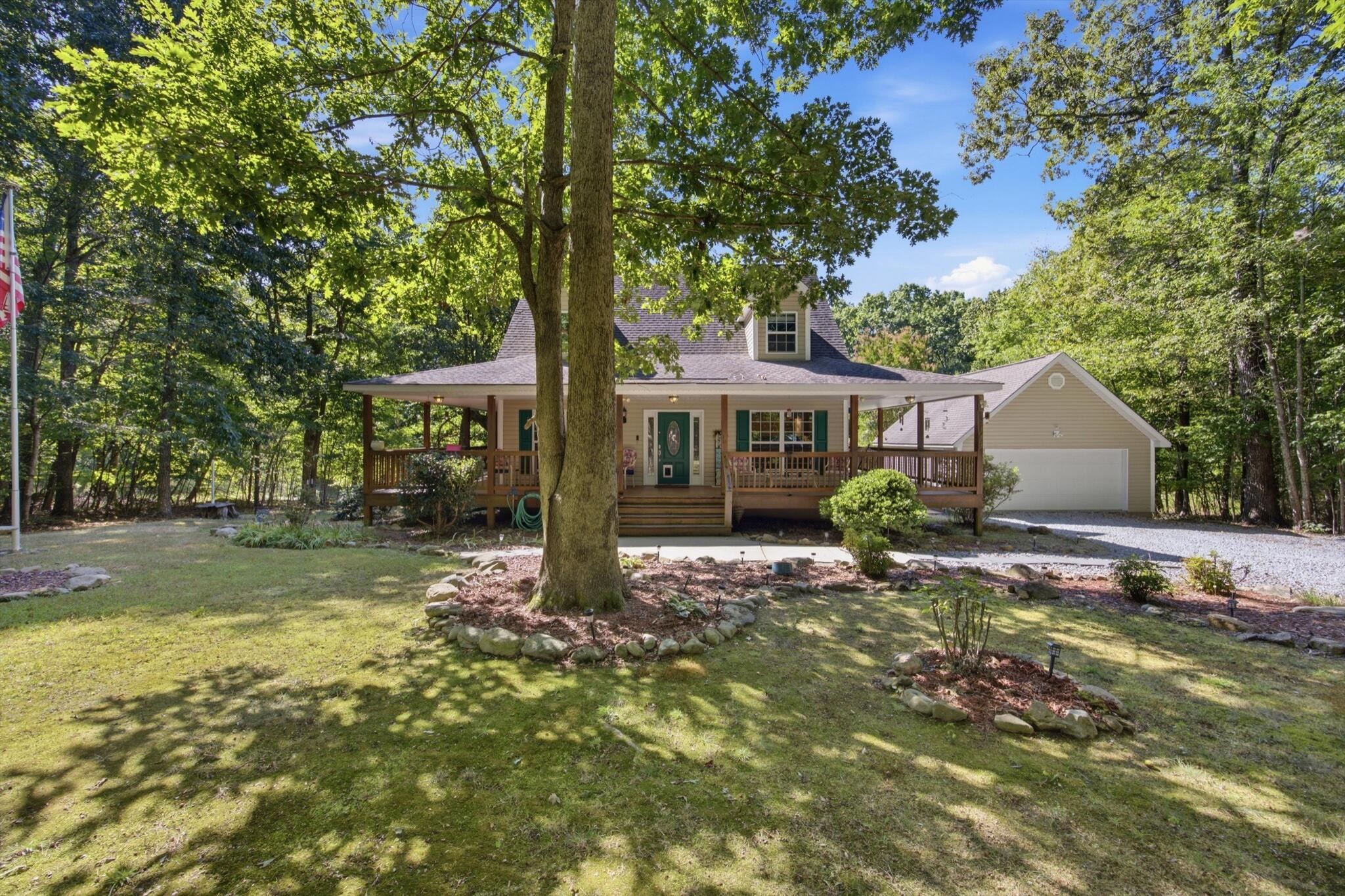 143 Pebble Drive Property Photo 1