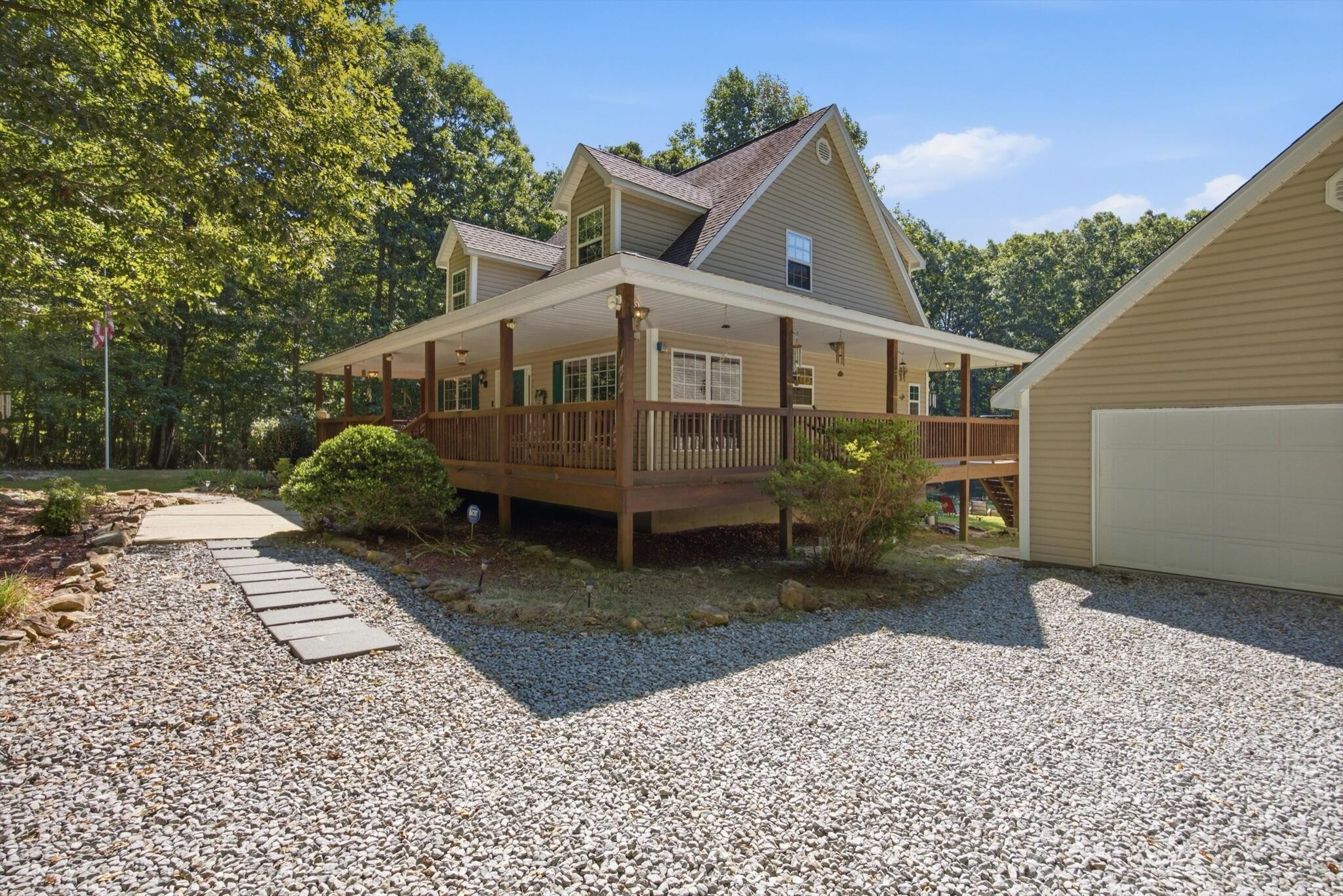 143 Pebble Drive Property Photo 4