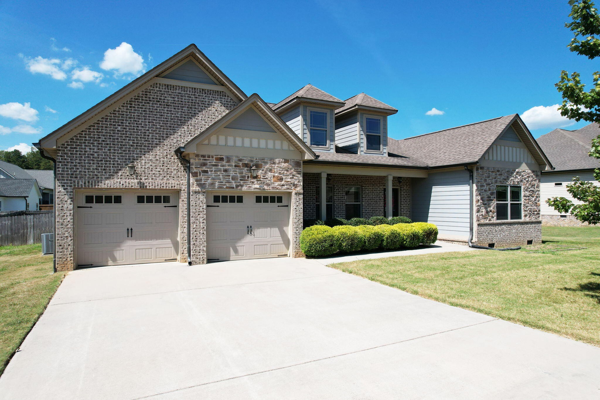 210 Winding Glen Drive, Nw Property Photo 1