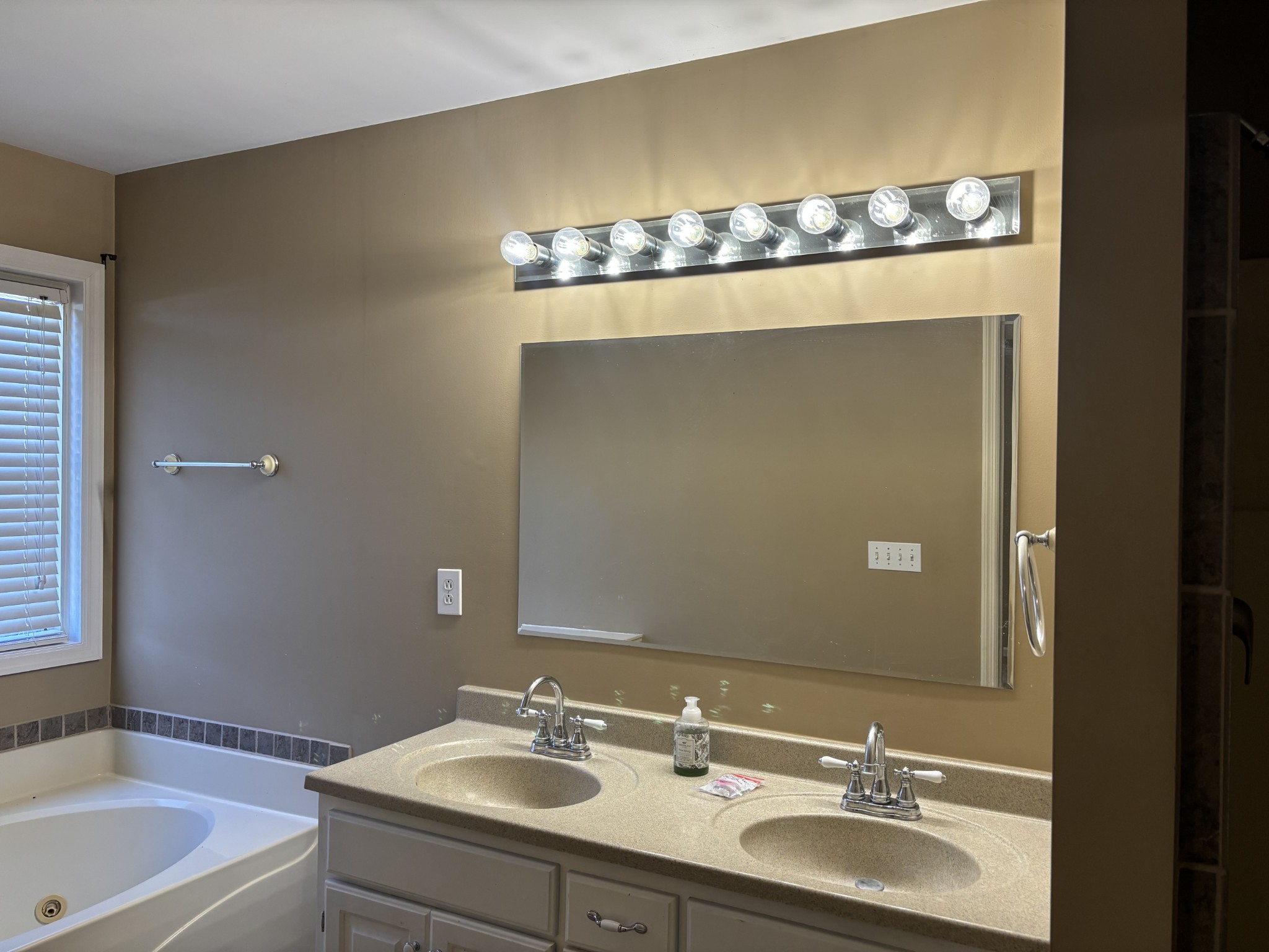 2006 Spring Meadow Cir Property Photo 7