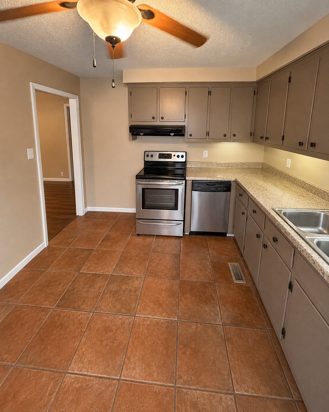 206 Paddock Rd Property Photo 5