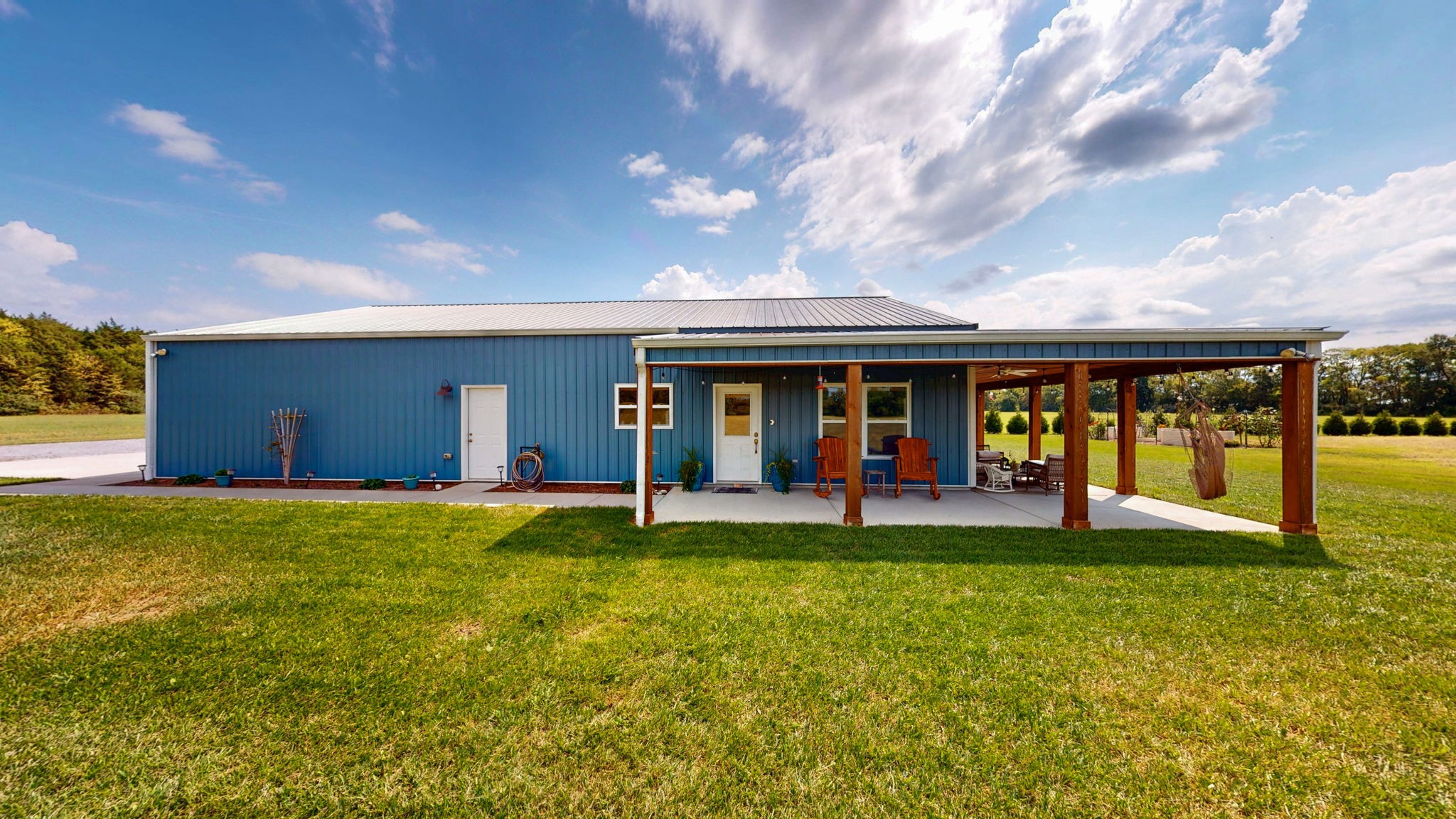 2569 Taylor Ln Property Photo 1