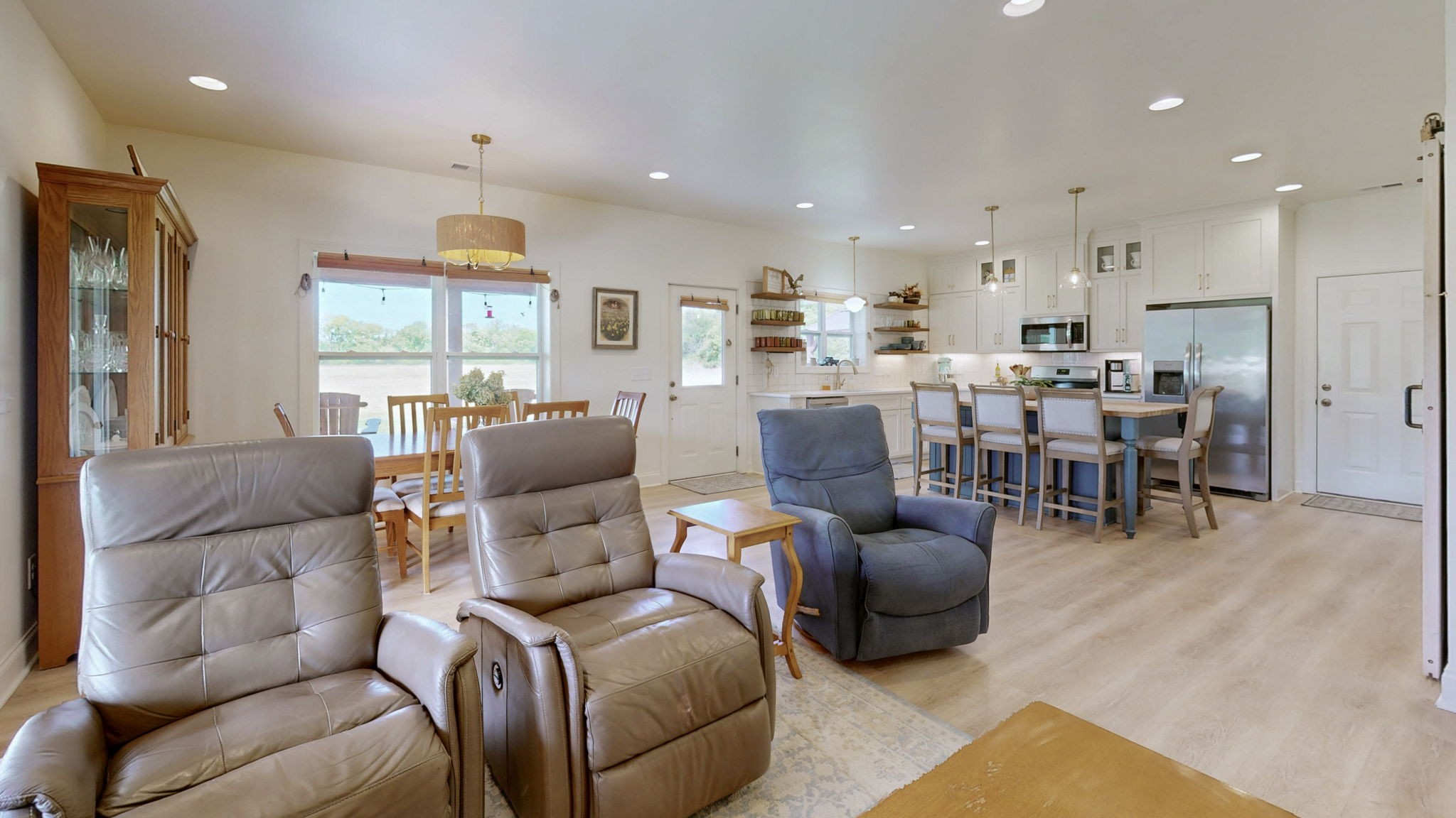 2569 Taylor Ln Property Photo 10
