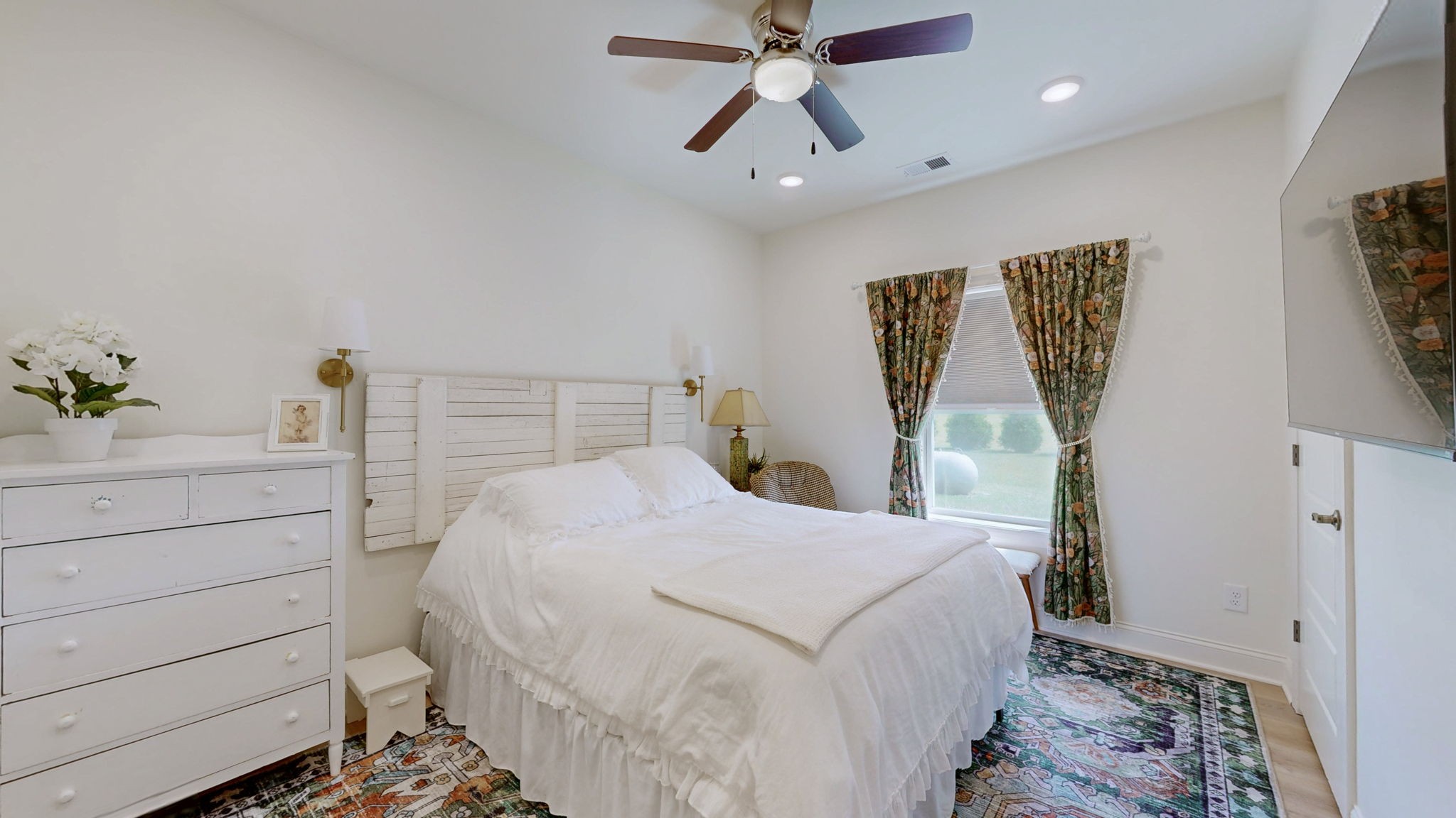 2569 Taylor Ln Property Photo 15
