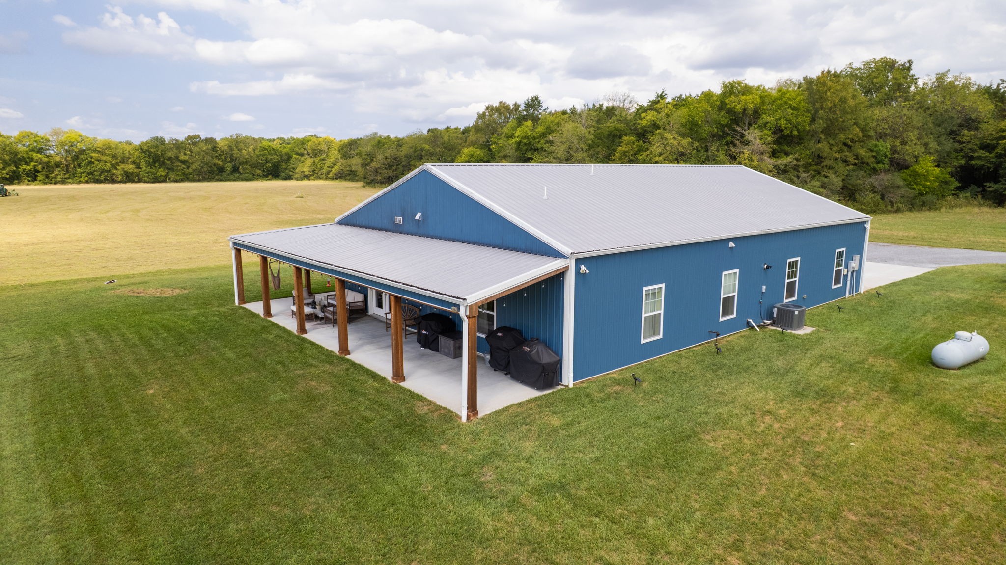2569 Taylor Ln Property Photo 28