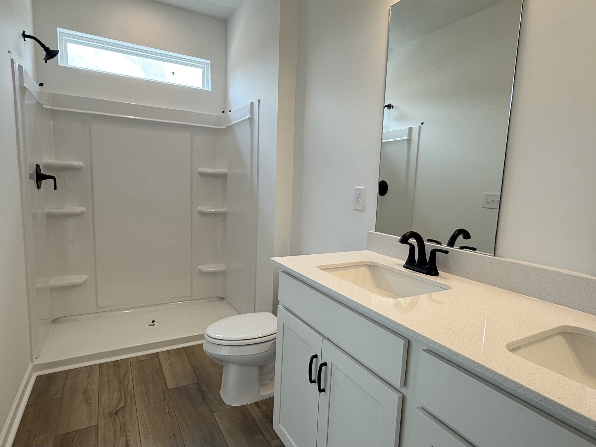 140 Rosebush Ln Property Photo 5