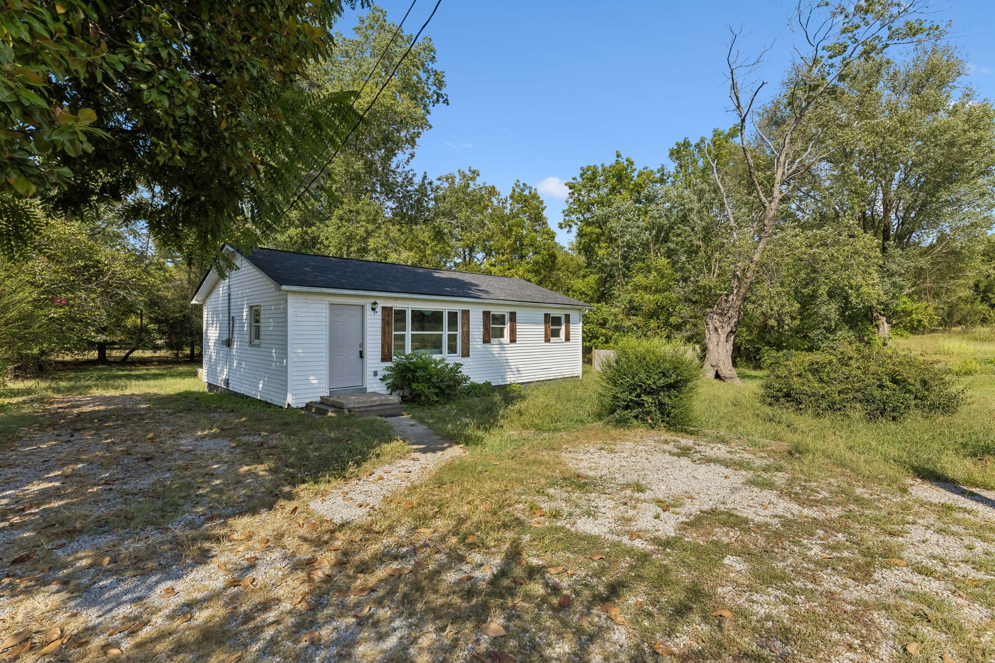 621 Dixon Branch Rd Property Photo 1