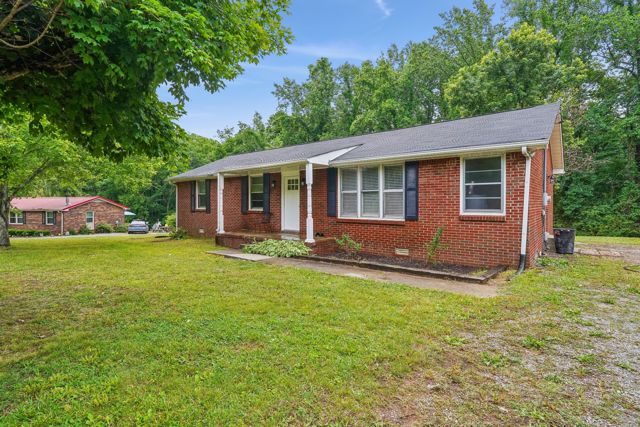 744 Scoutview Rd Property Photo 2