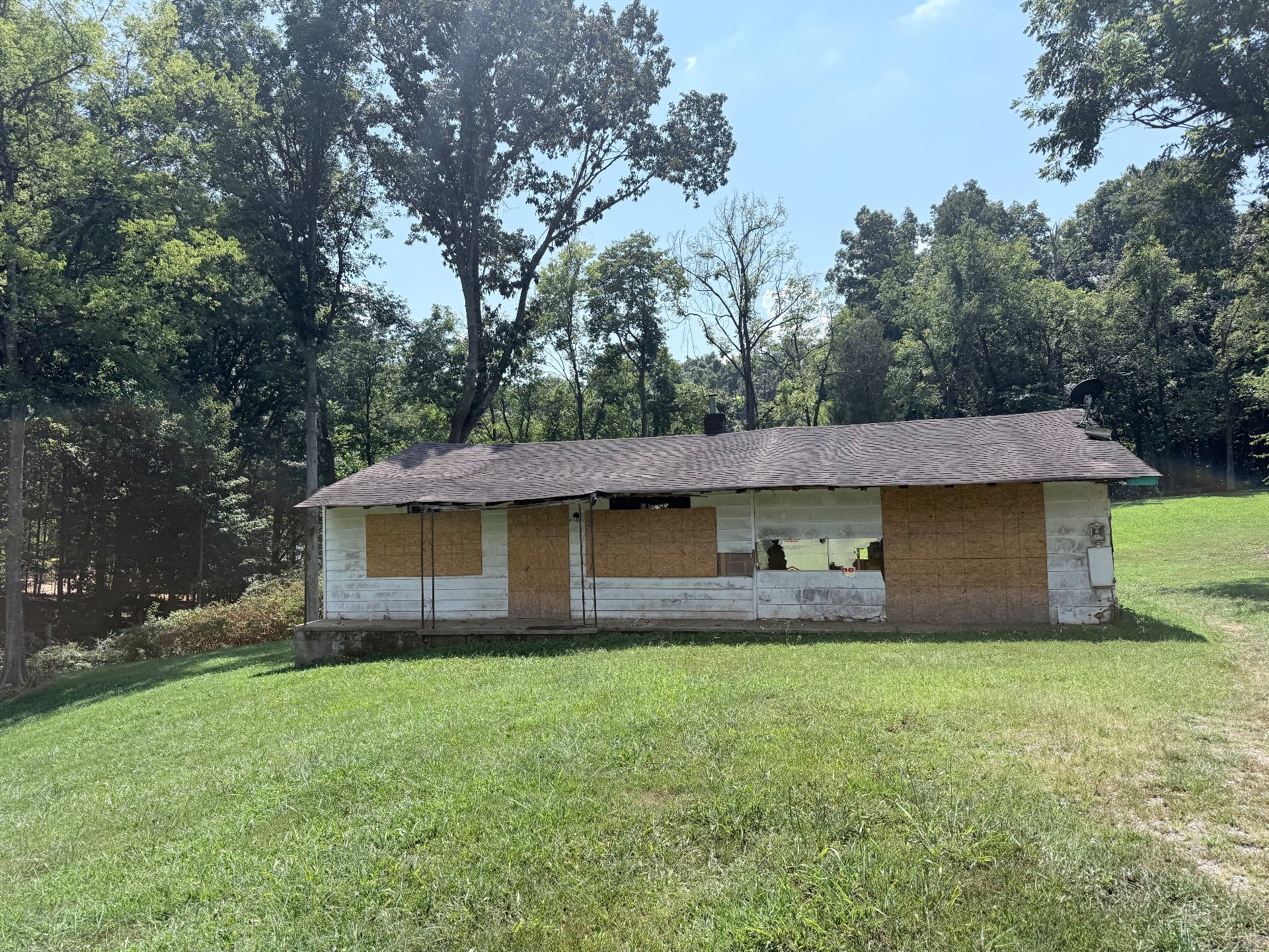 121 Rogers Dr Property Photo 1