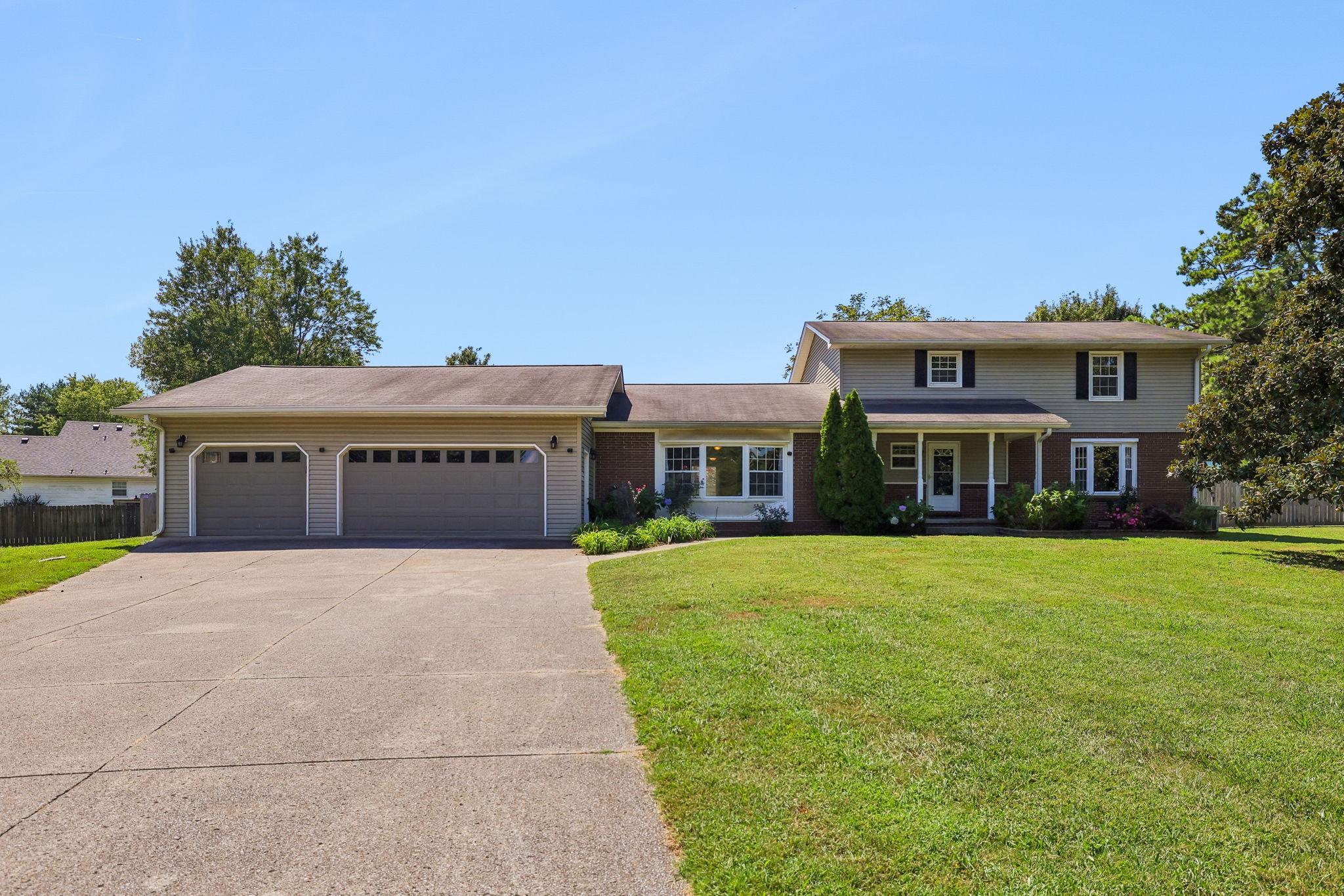 2546 Summit Ct Property Photo 4