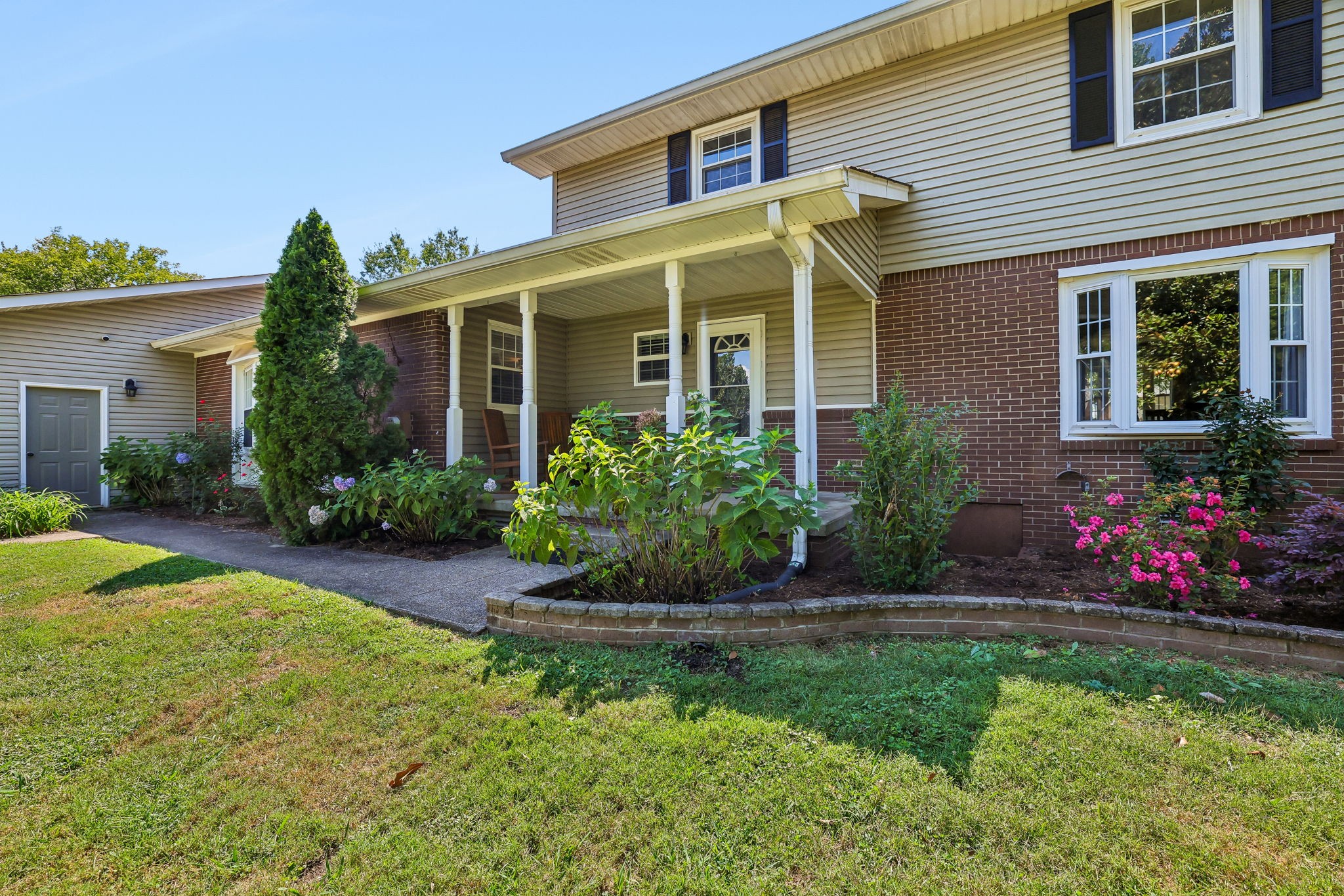 2546 Summit Ct Property Photo 6