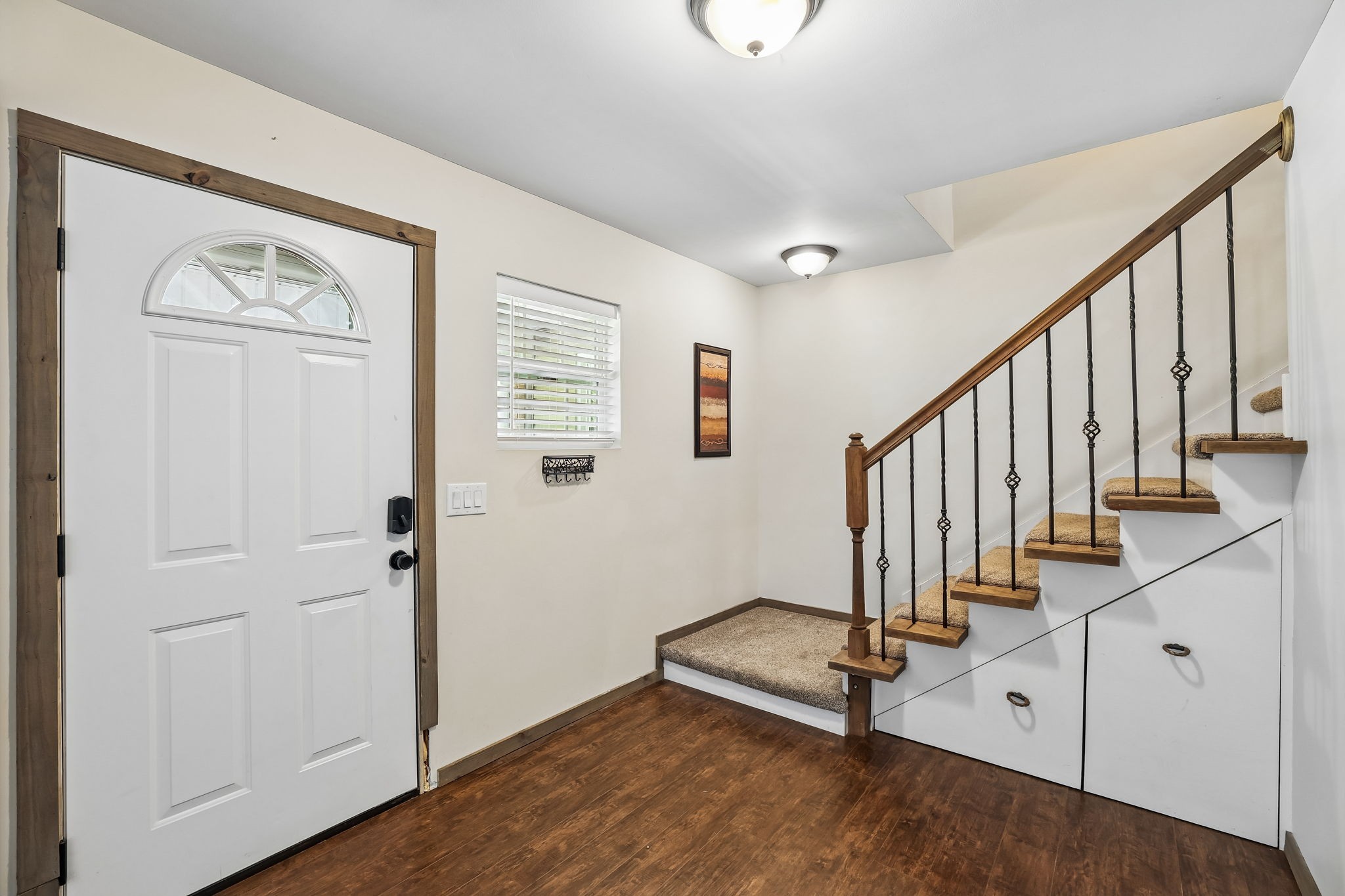 2546 Summit Ct Property Photo 9