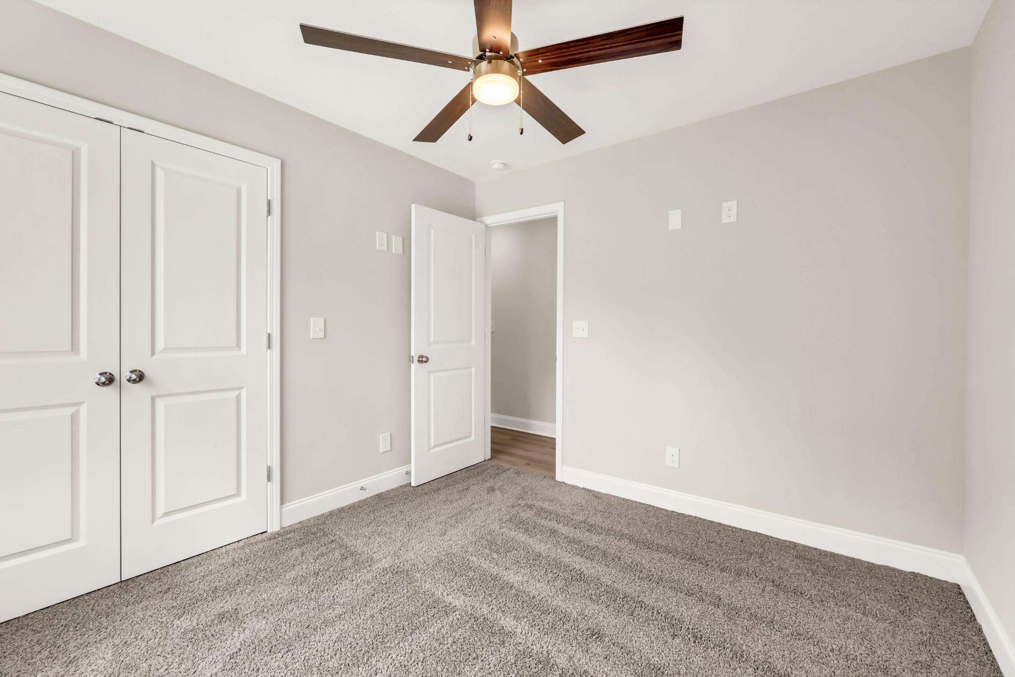 825 Elder St Property Photo 17