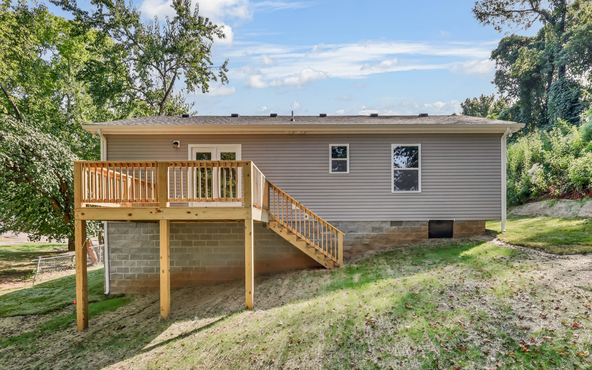 825 Elder St Property Photo 20