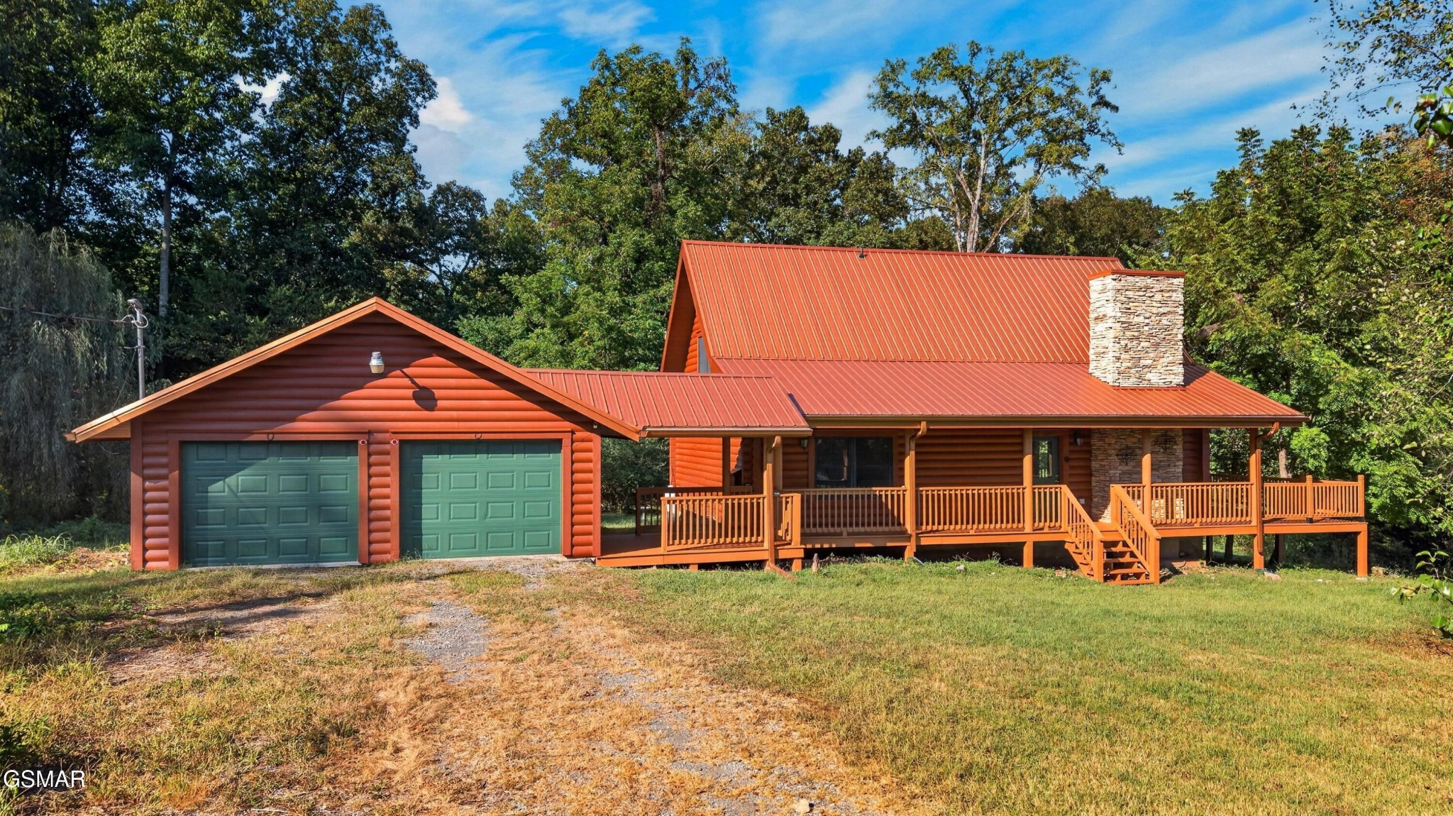 1617 W Dumplin Valley Road Property Photo 1