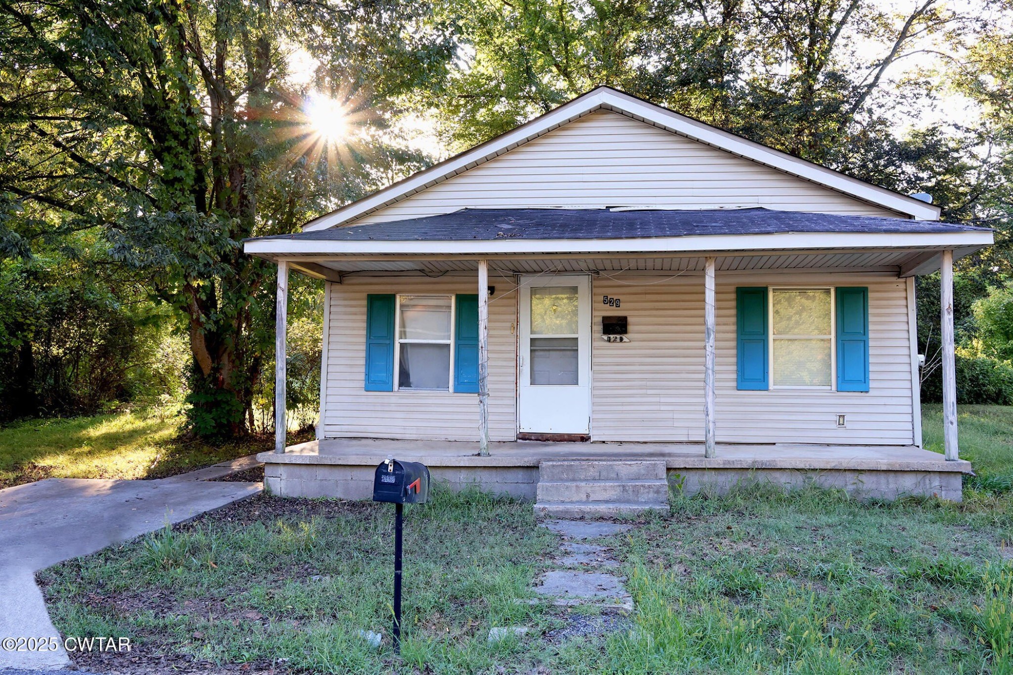 529 Thomas Ave Property Photo 1