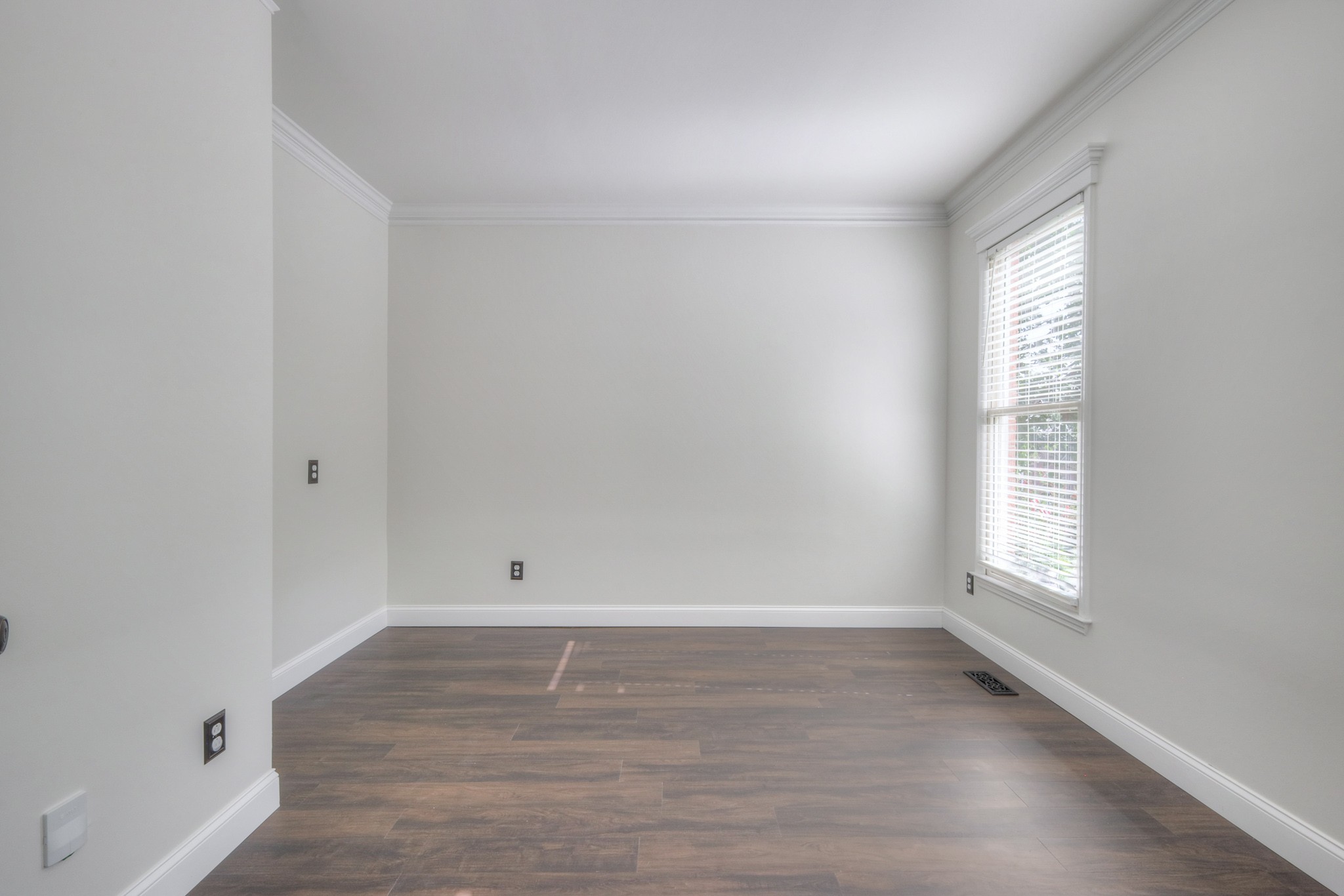 412 Arlington Pl Property Photo 14