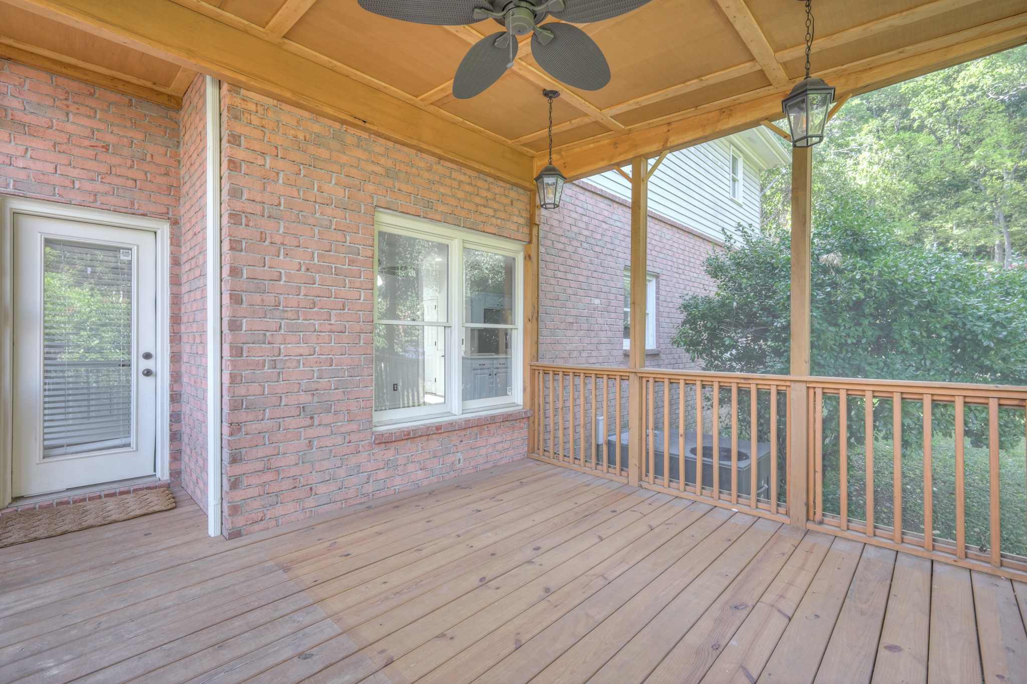 412 Arlington Pl Property Photo 37