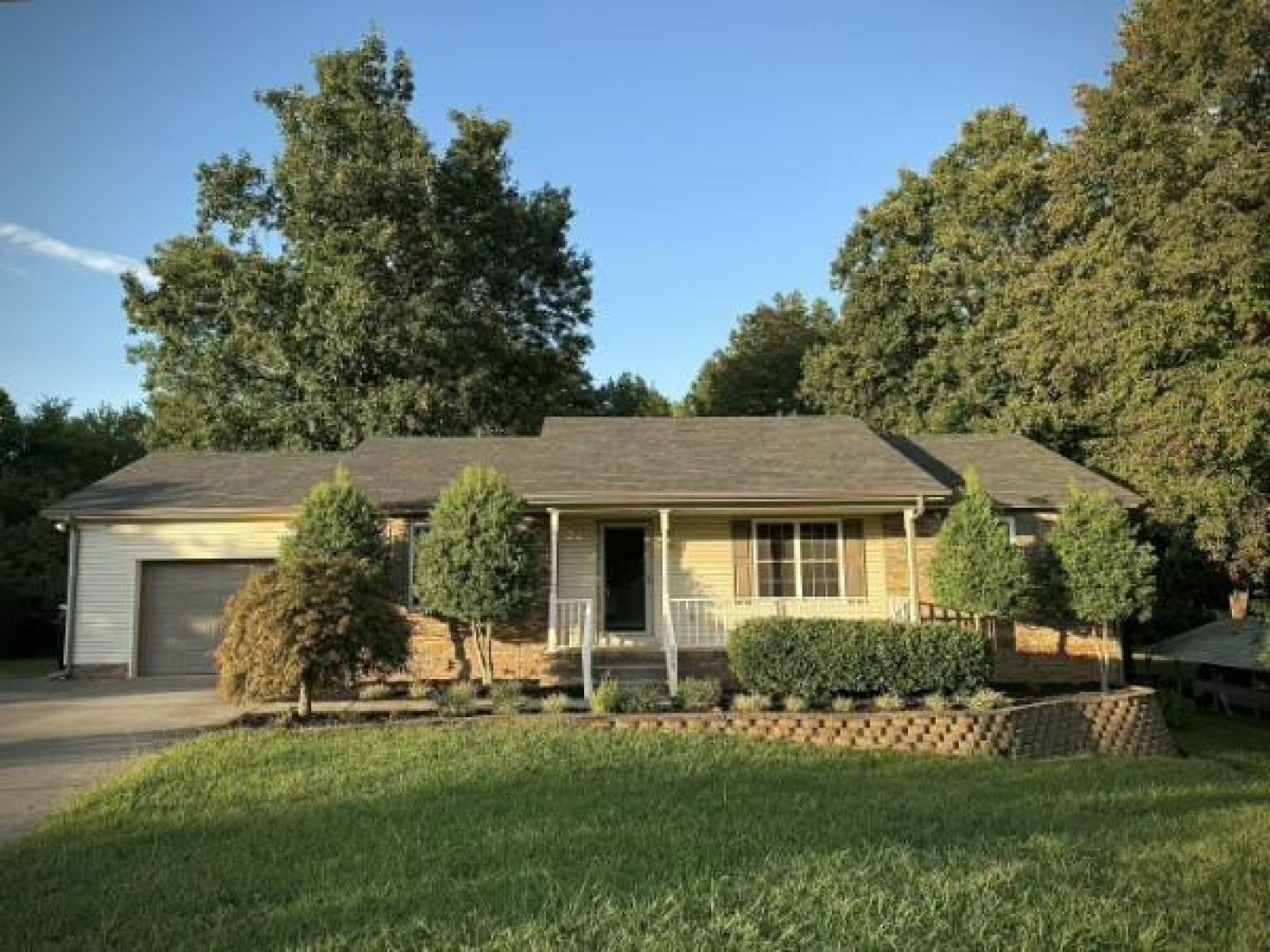 205 Rose St Property Photo 1