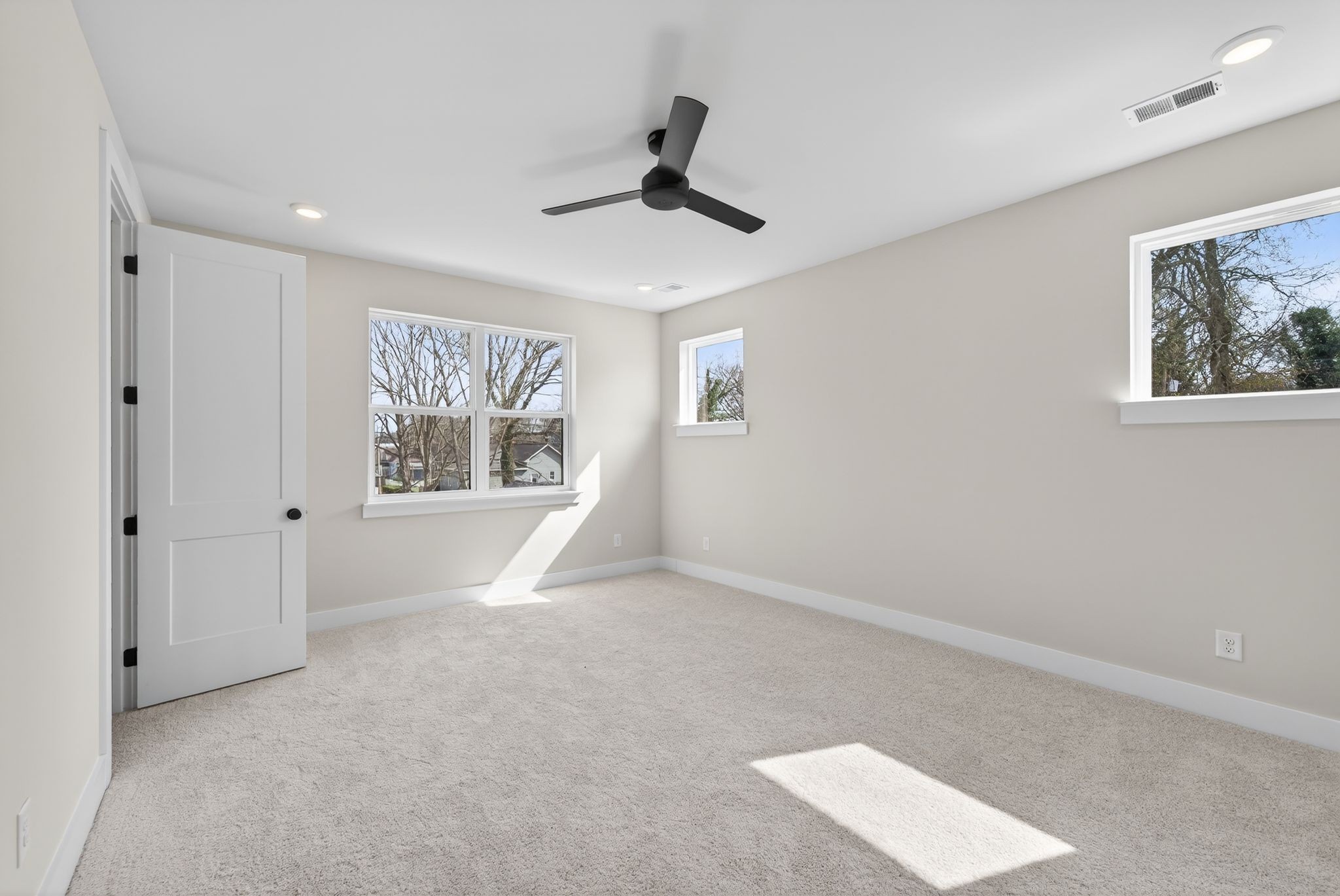 1109 Parker St Property Photo 25