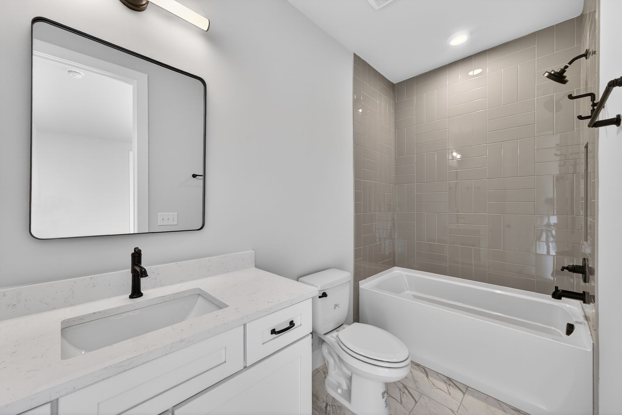 1109 Parker St Property Photo 35