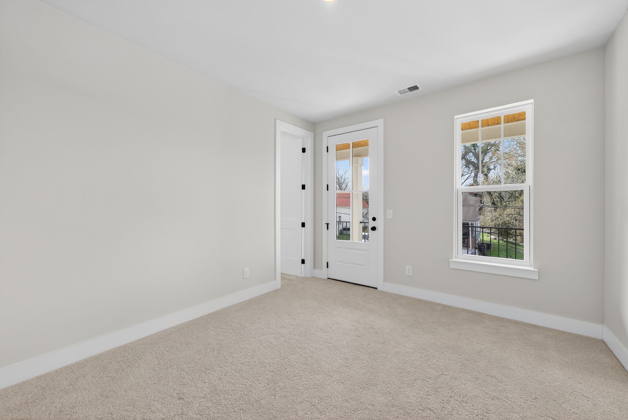 1109 Parker St Property Photo 37