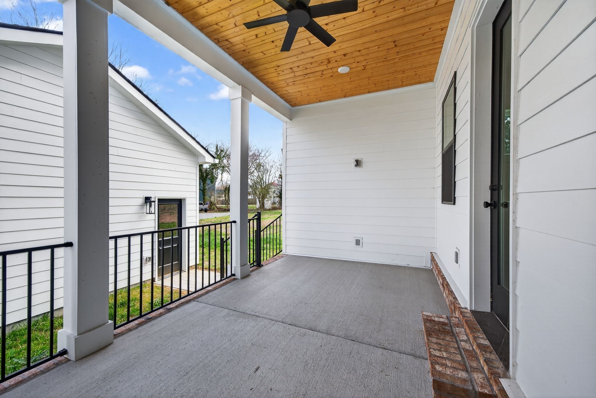 1109 Parker St Property Photo 45