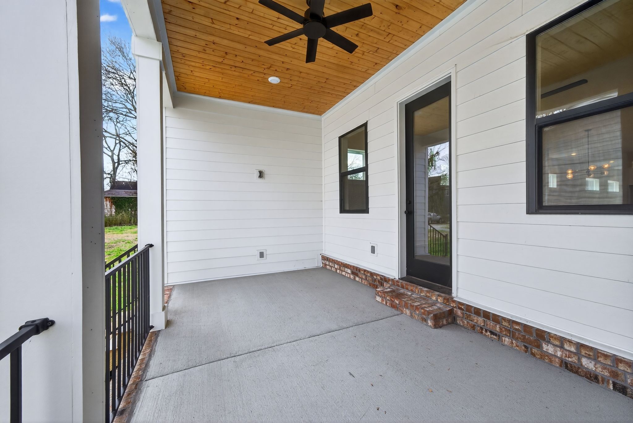 1109 Parker St Property Photo 46