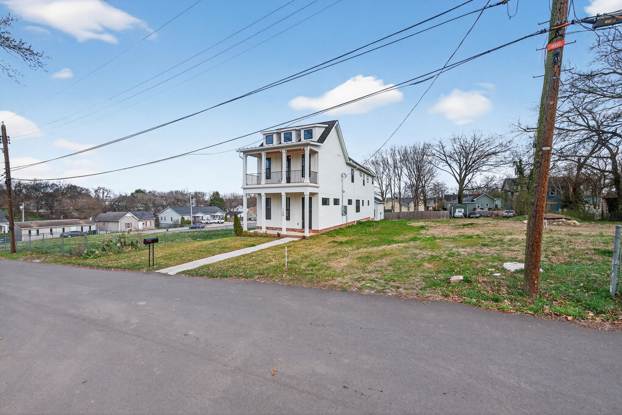 1109 Parker St Property Photo 53