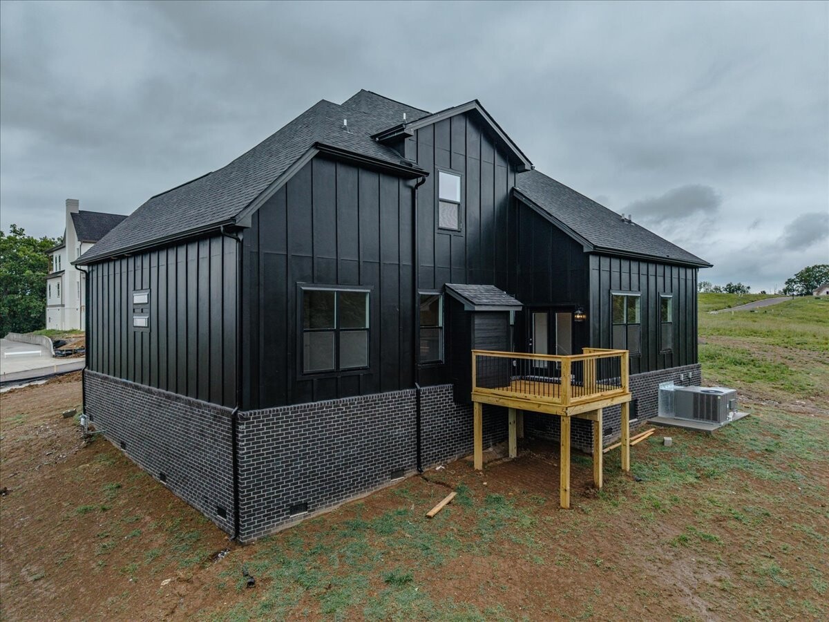 198 Fuji Apple Lane Property Photo 1