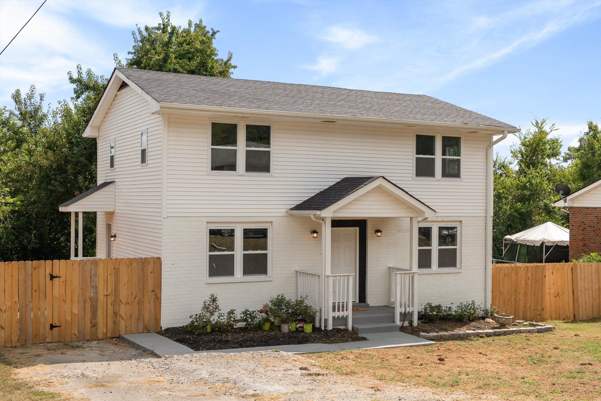 2513 Bethwood Dr Property Photo 1