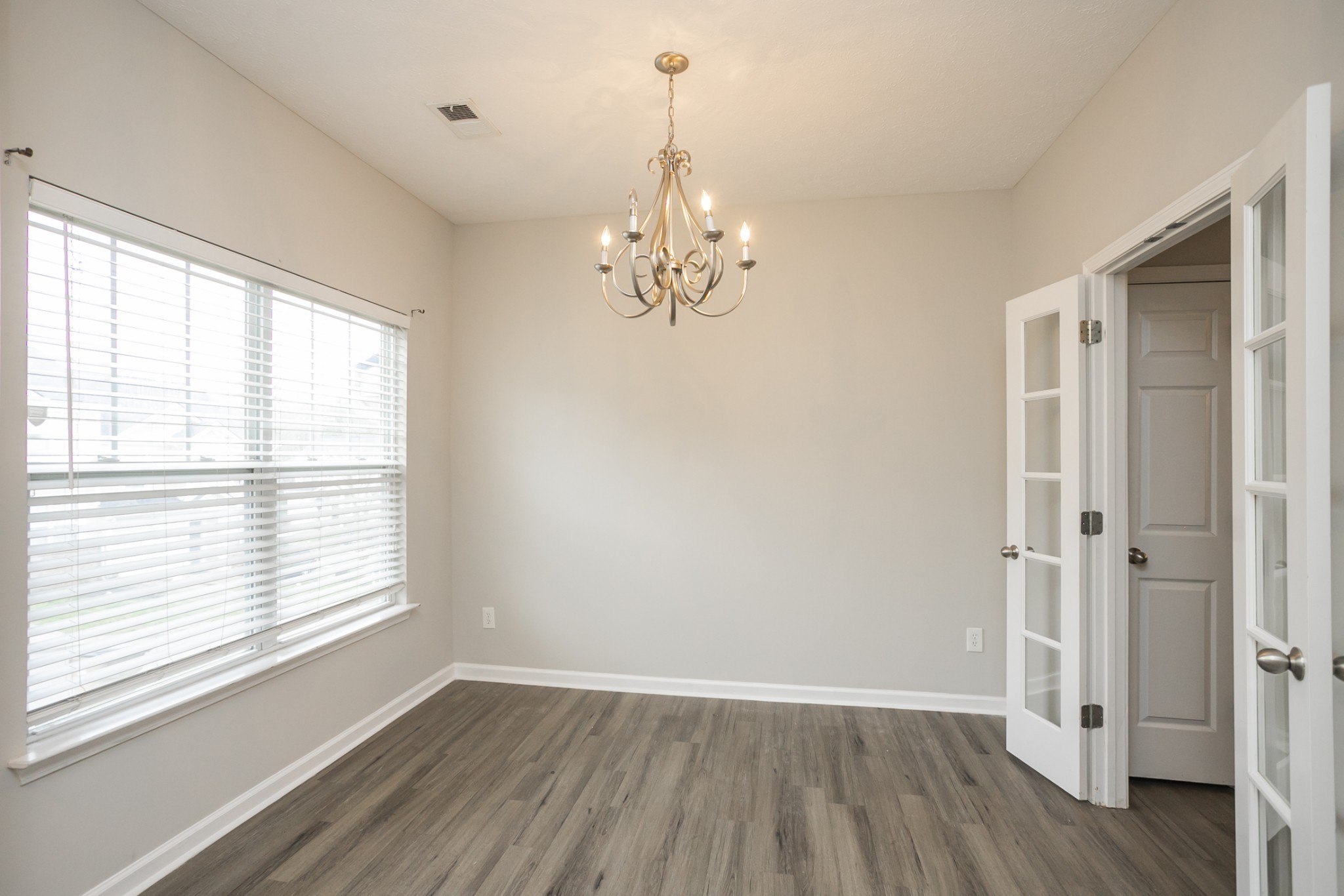 1515 Bridgecrest Drive Property Photo 6