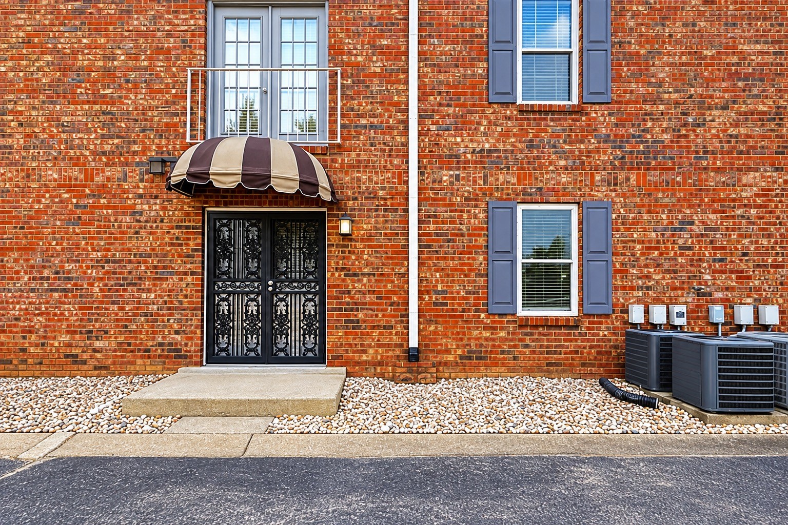 1808 State St Property Photo 1