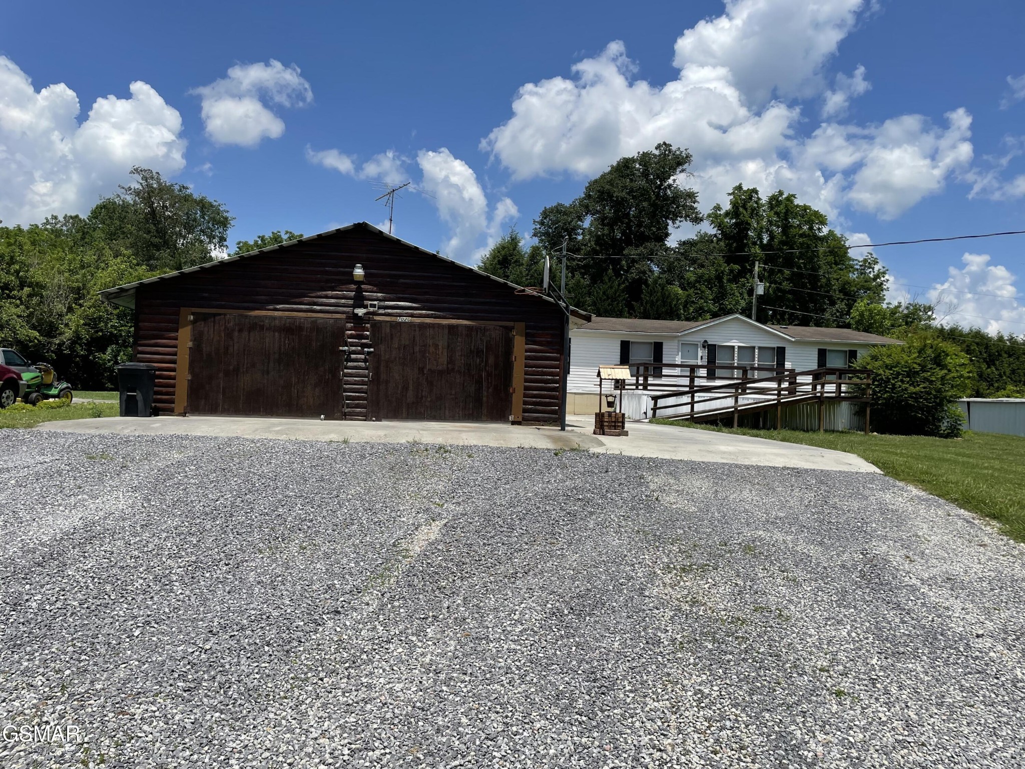 2020 Fox Lane Property Photo 1