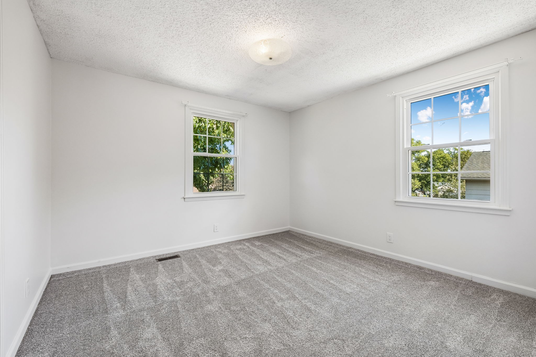 708 Countrywood Dr Property Photo 22