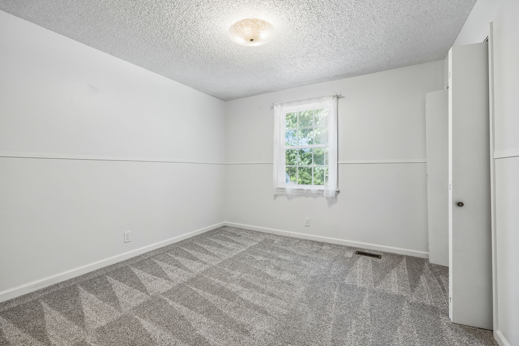 708 Countrywood Dr Property Photo 24