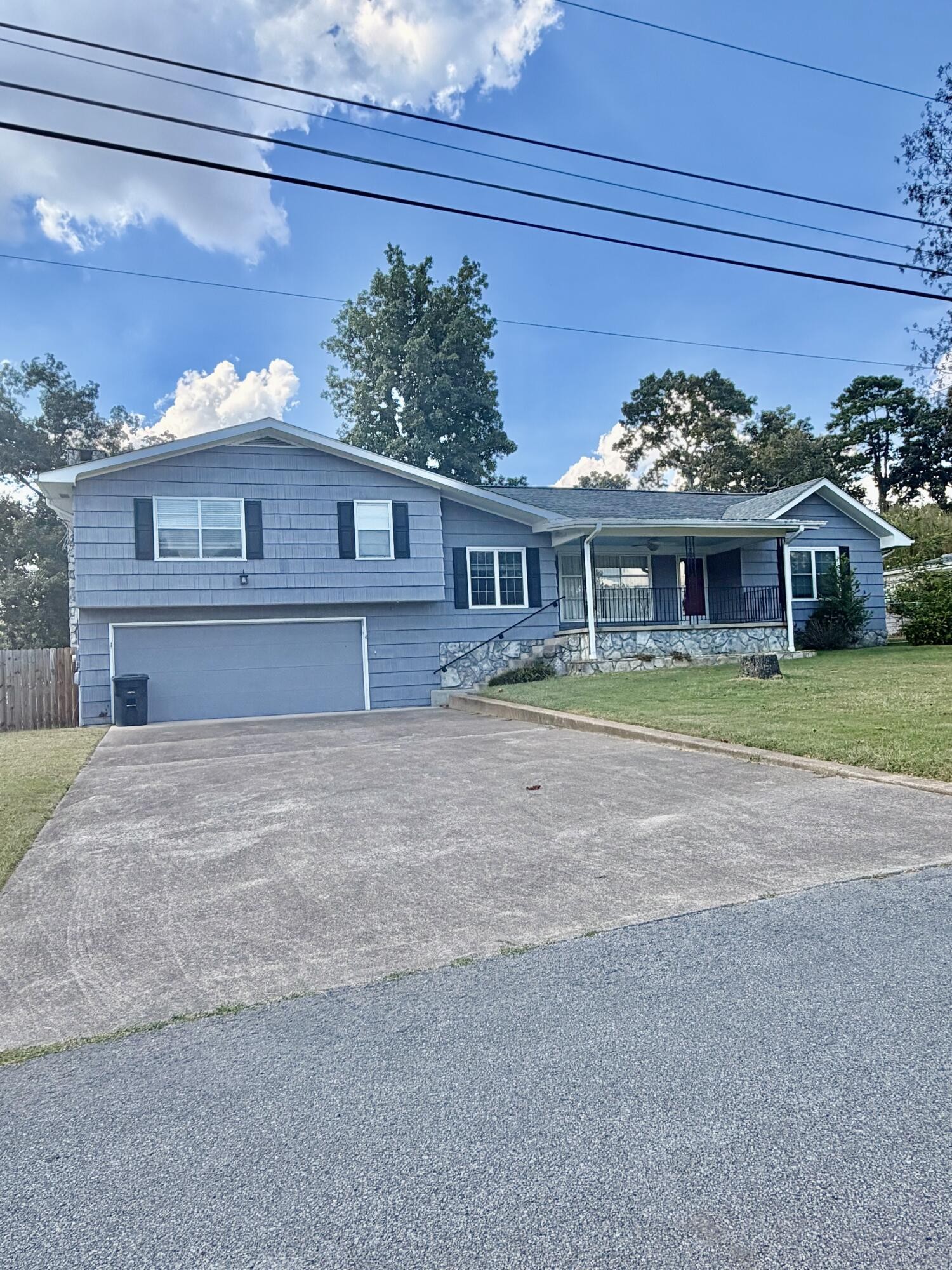 711 Hardin Drive Property Photo 1