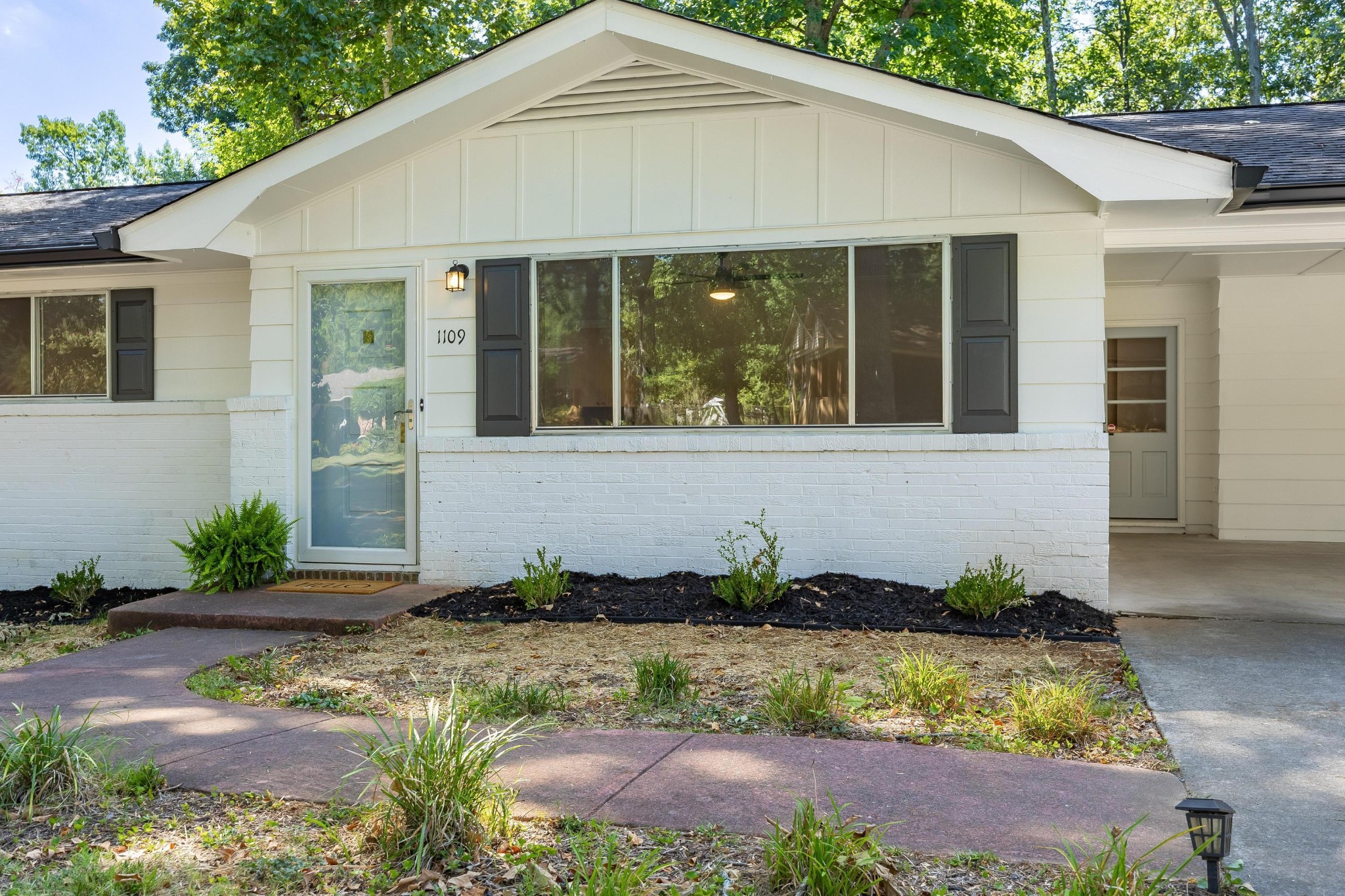 1109 Peerless Drive, Nw Property Photo 3