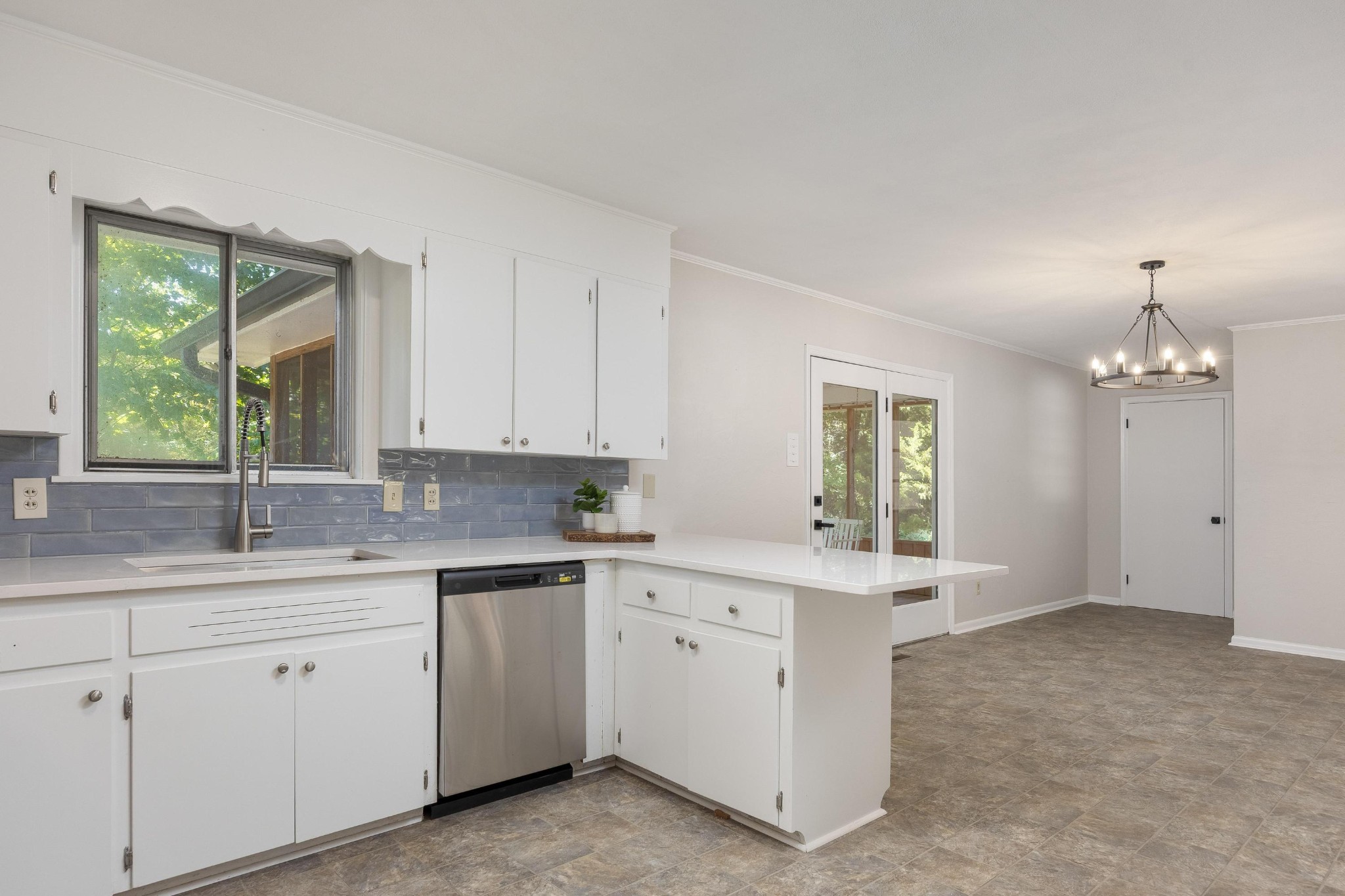 1109 Peerless Drive, Nw Property Photo 9