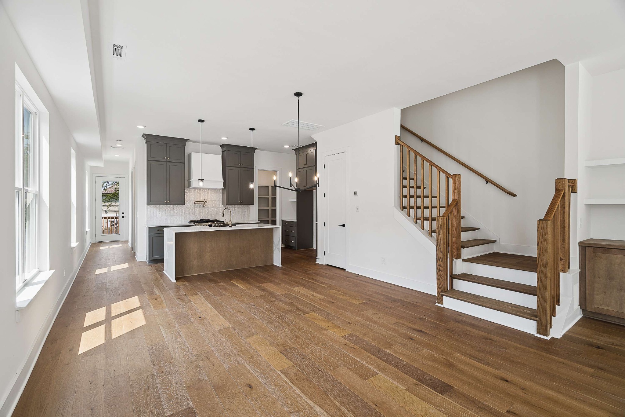 1117a 38th Ave, N Property Photo 9