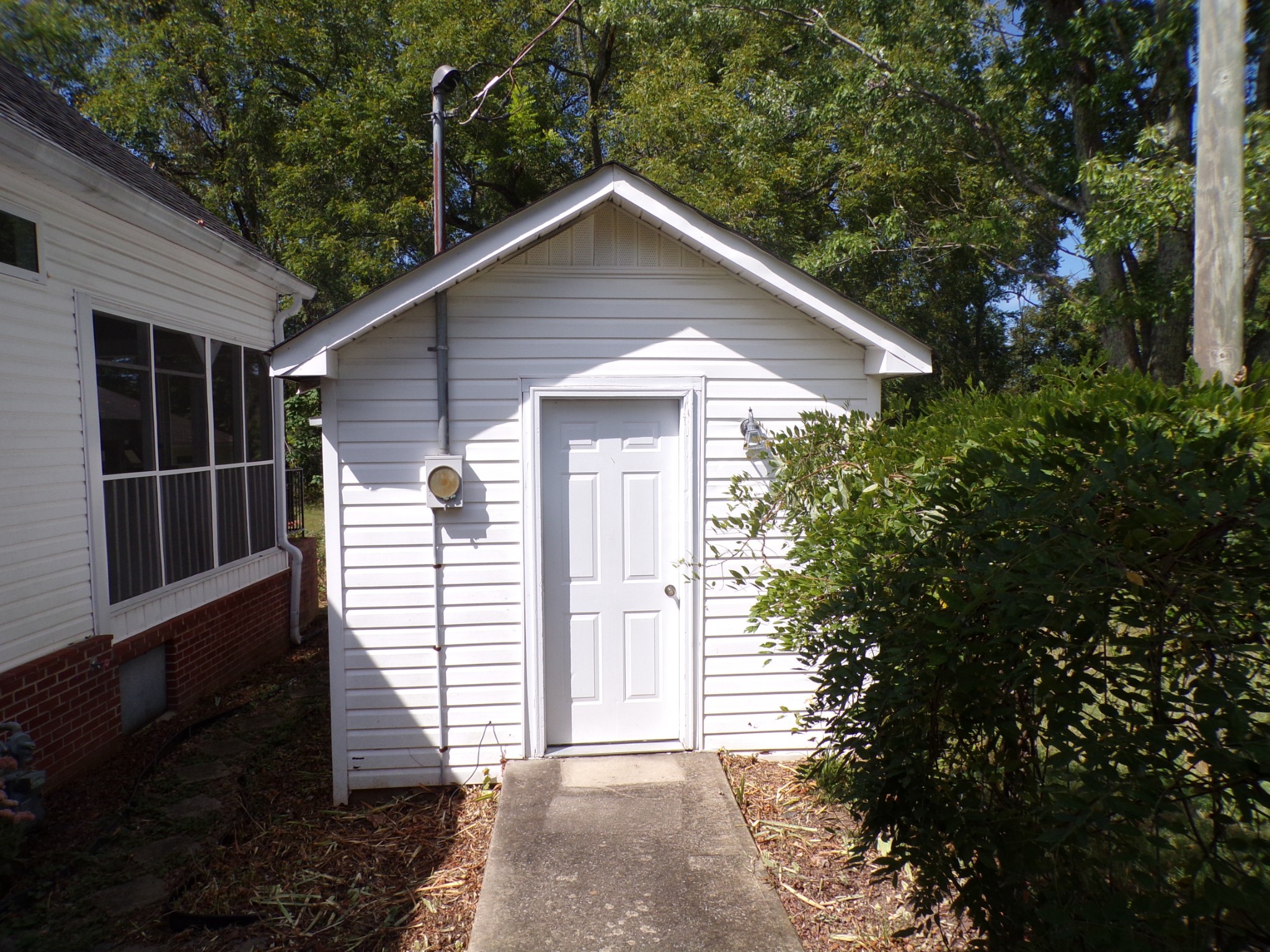 408 W Main St Property Photo 19