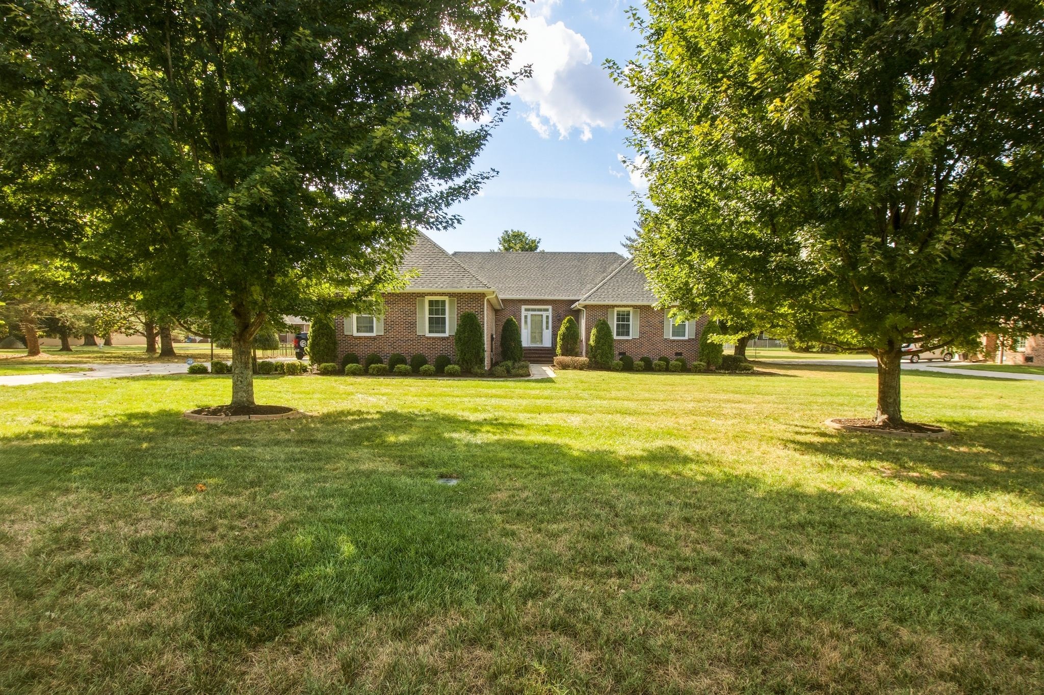 105 Kingsridge Blvd Property Photo 1