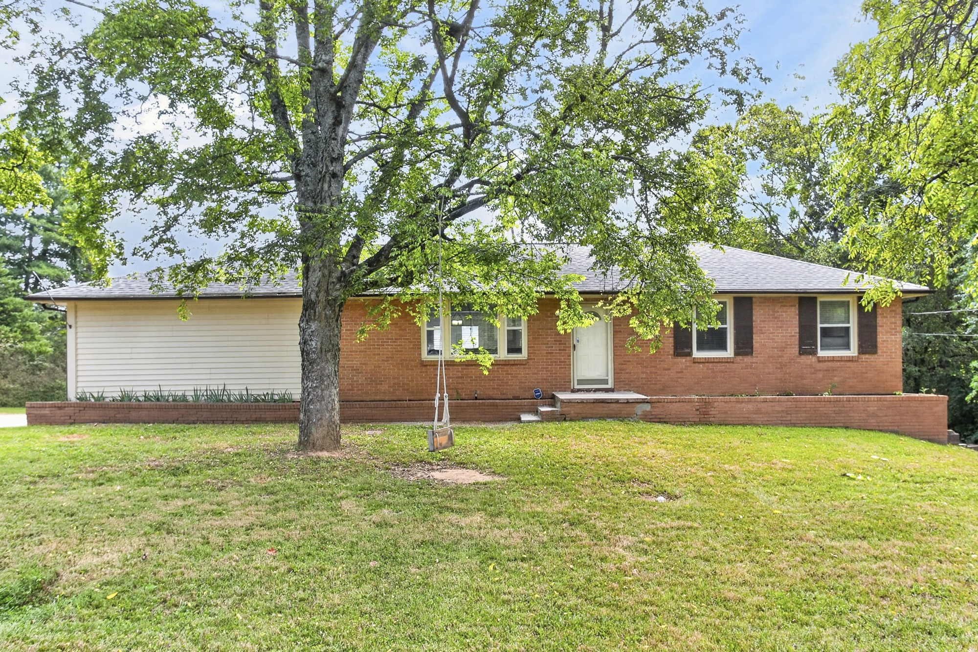 181 Greenwood Dr Property Photo 2