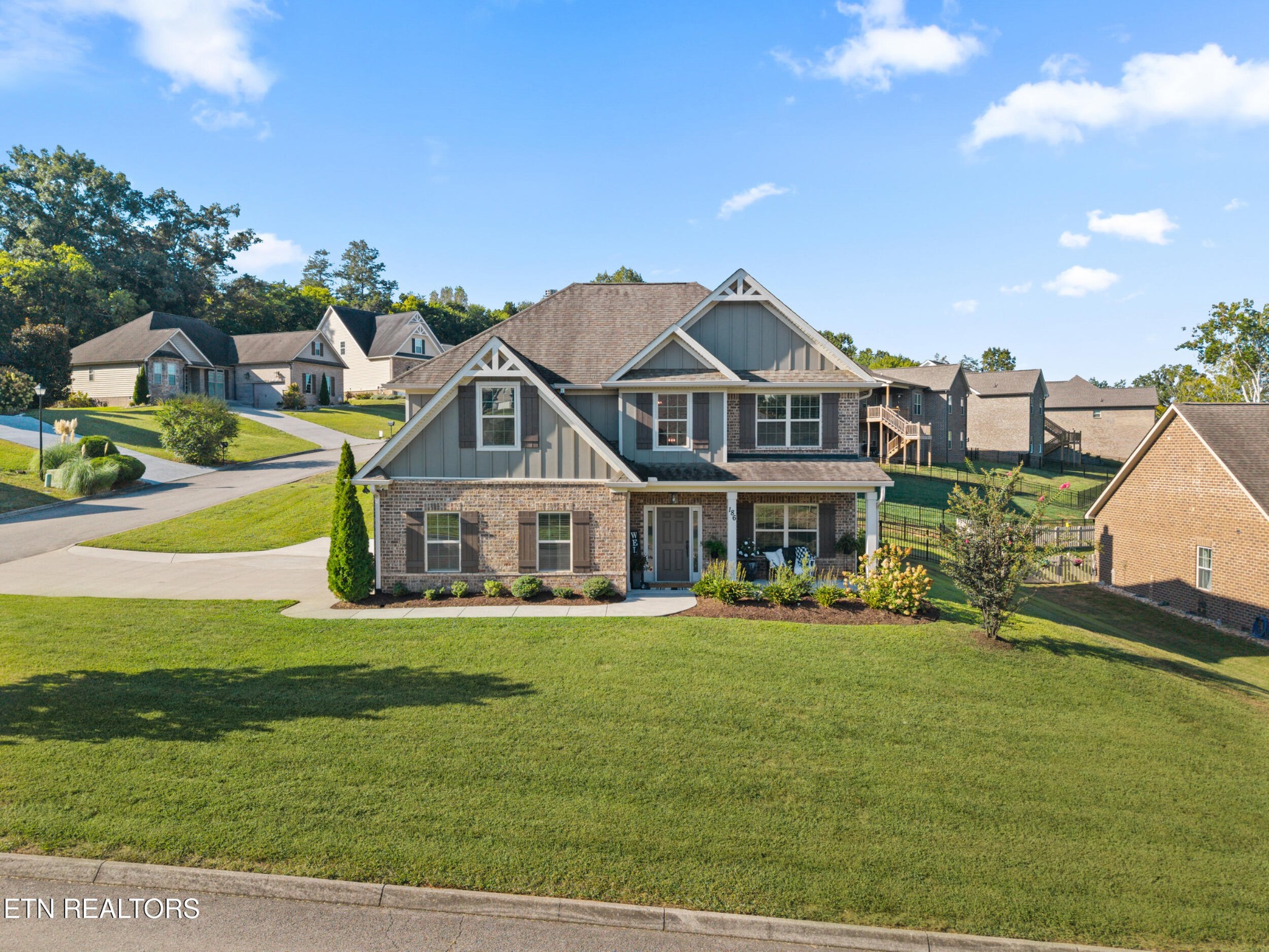 186 Dynasty Drive Property Photo 1