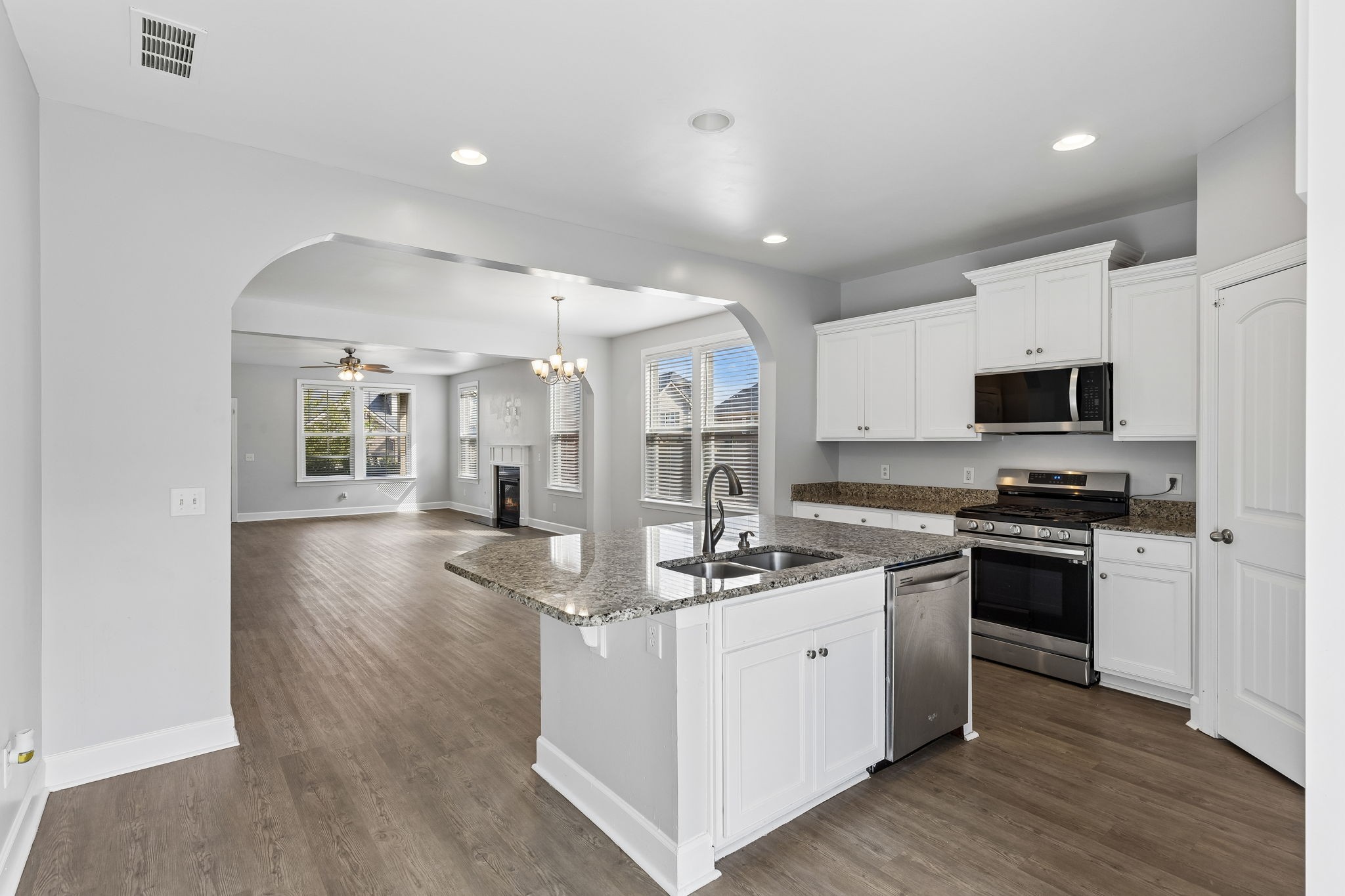 5032 Napoli Dr Property Photo 14