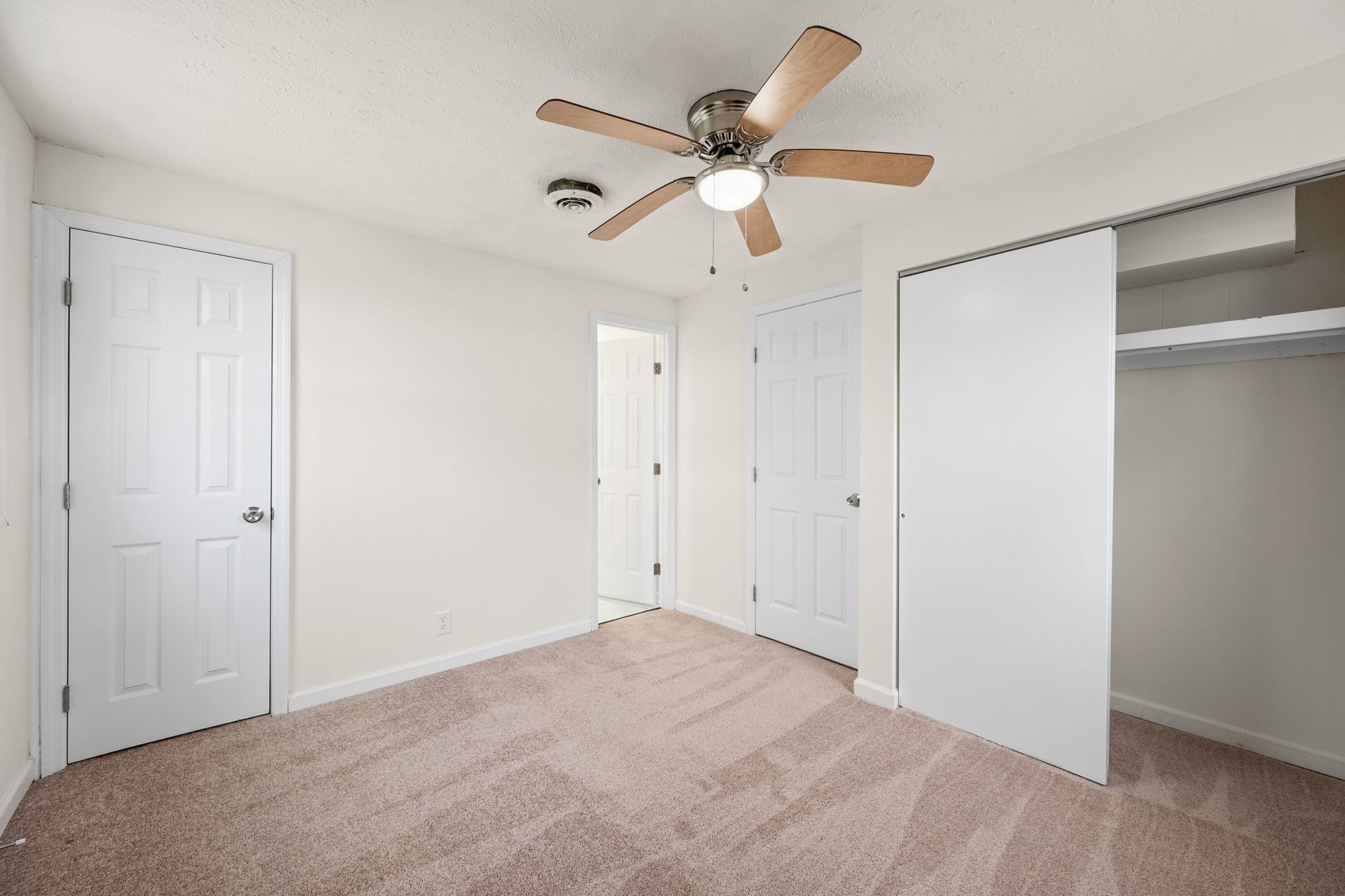 4836 Barclay Square Dr Property Photo 25