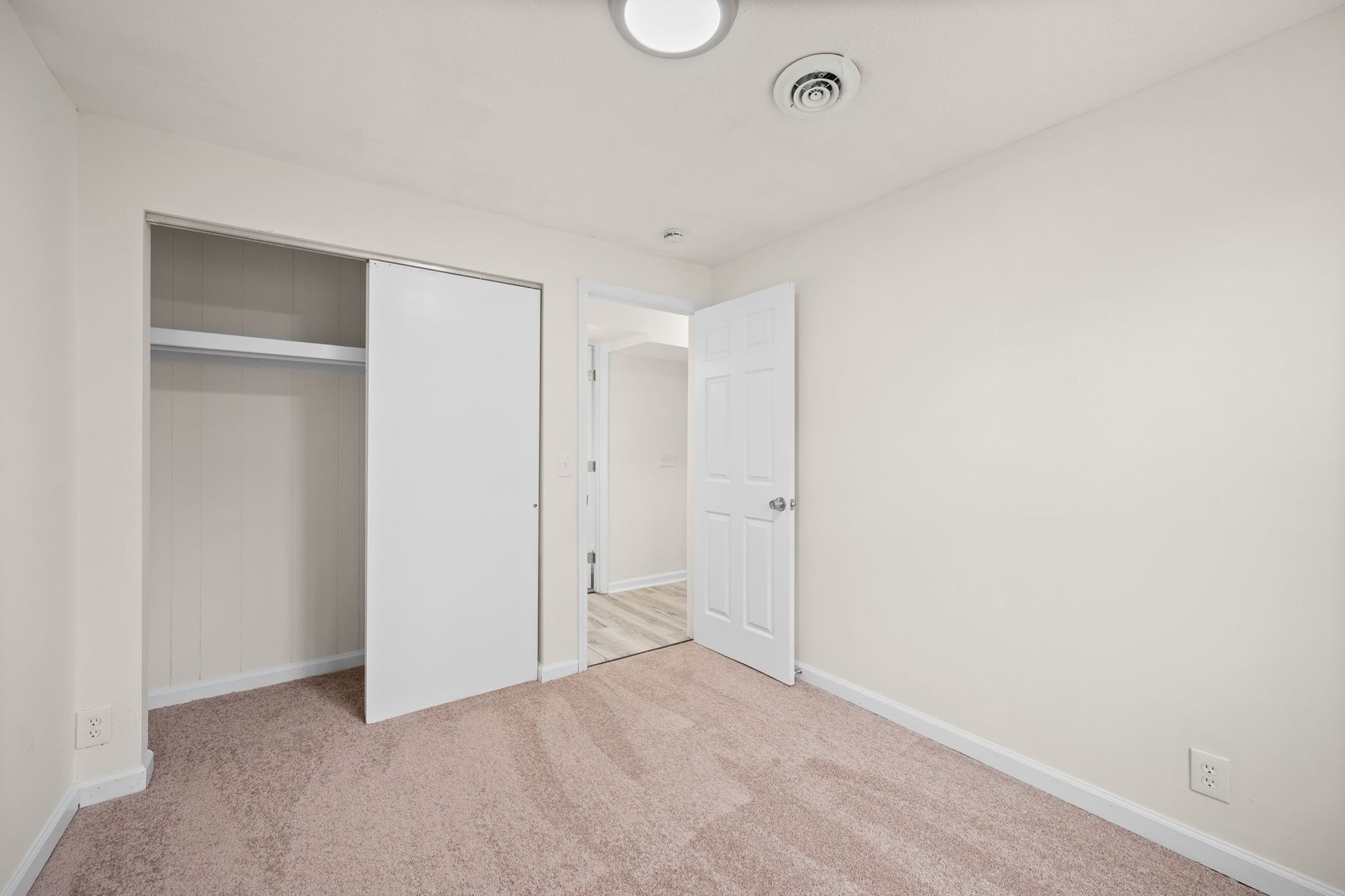 4836 Barclay Square Dr Property Photo 26