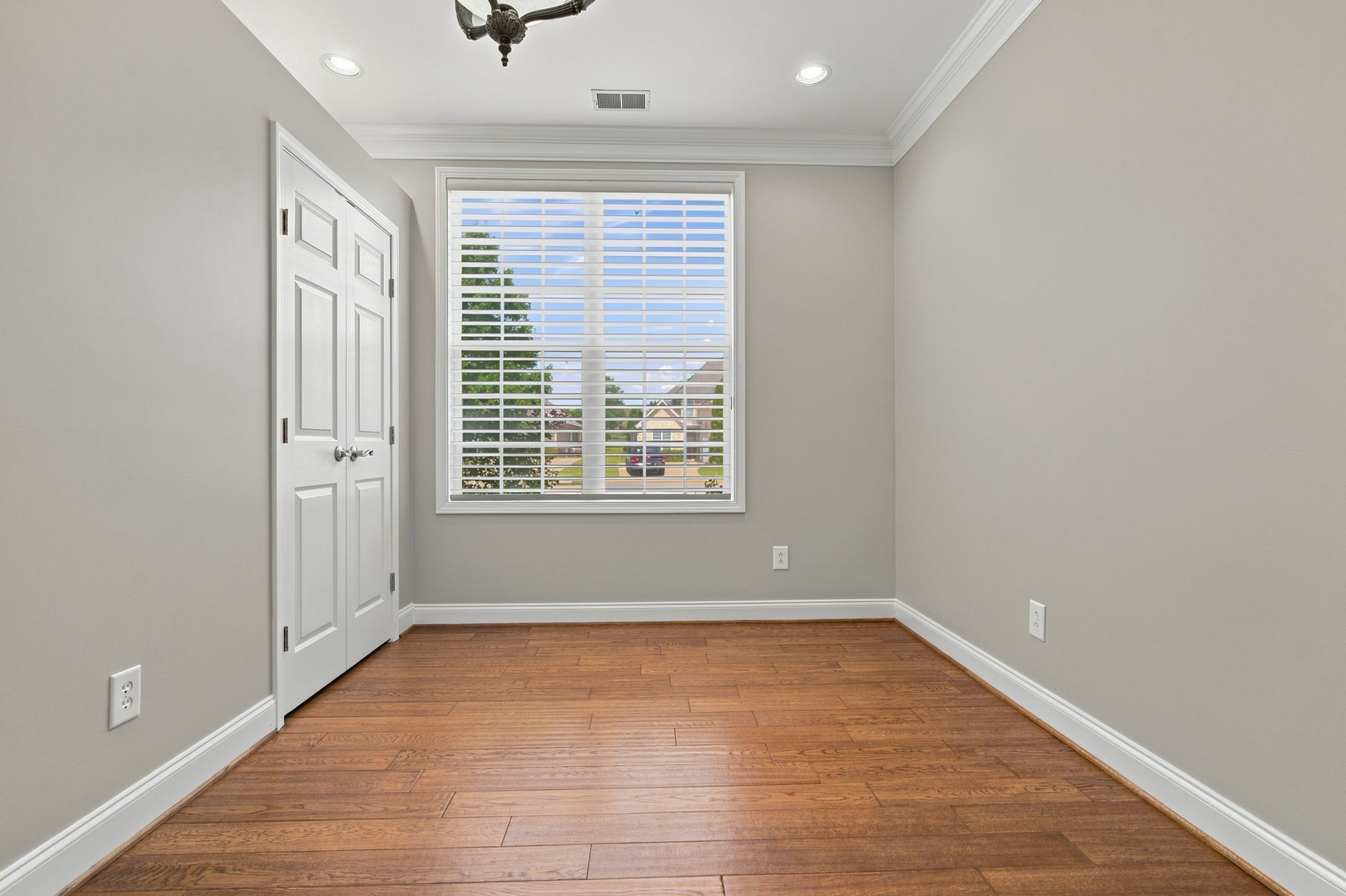 1009 Larkwood Dr Property Photo 19