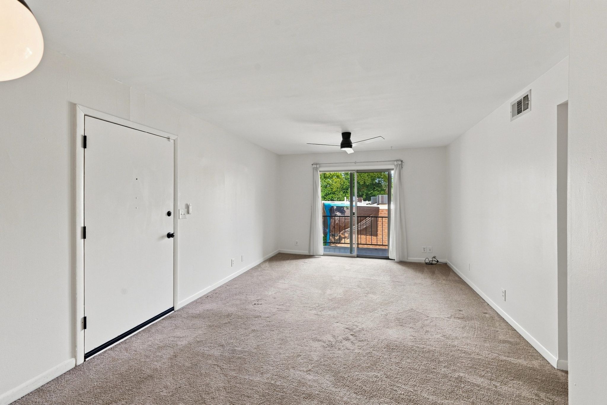 420 Walton Ln Property Photo 7