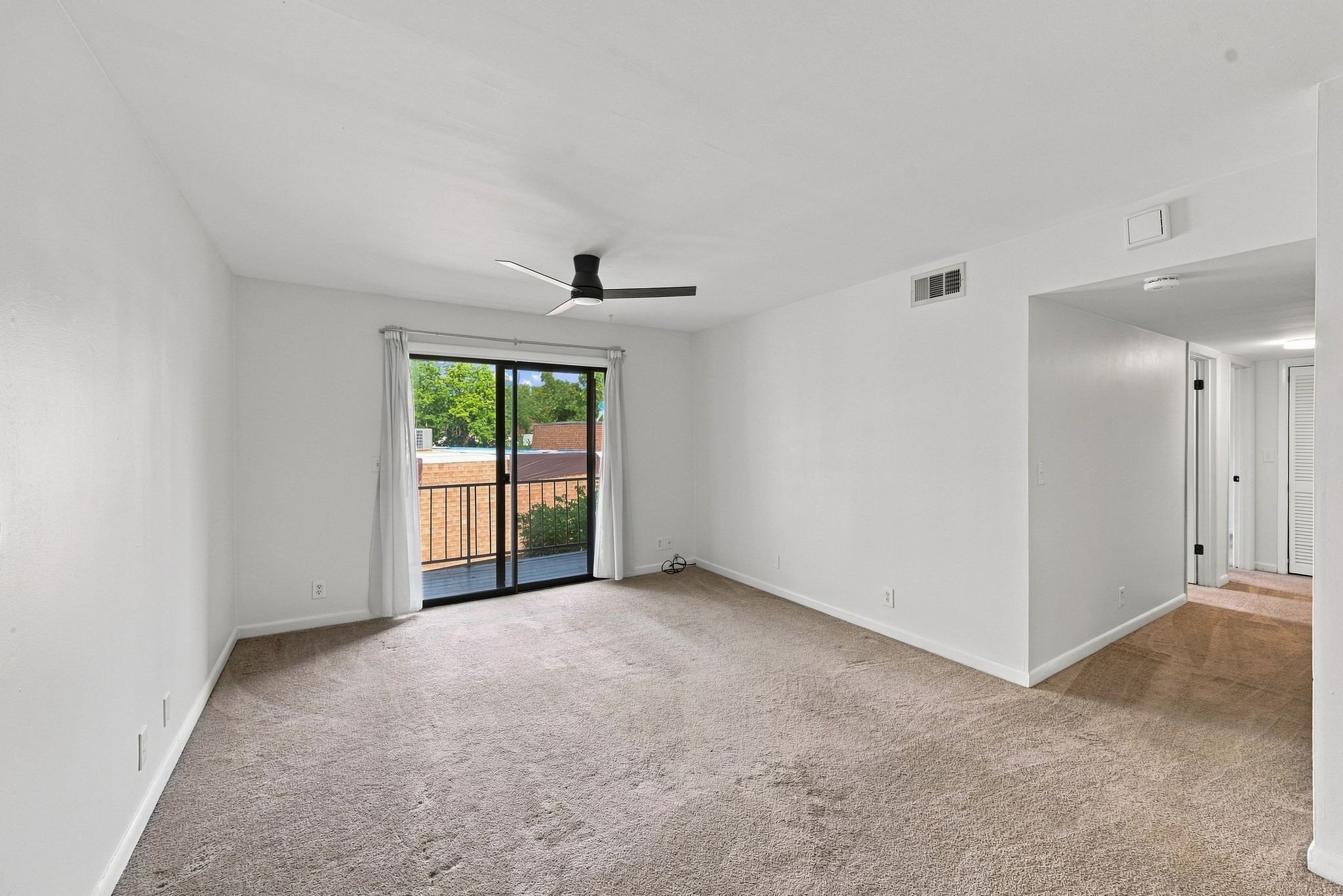 420 Walton Ln Property Photo 8